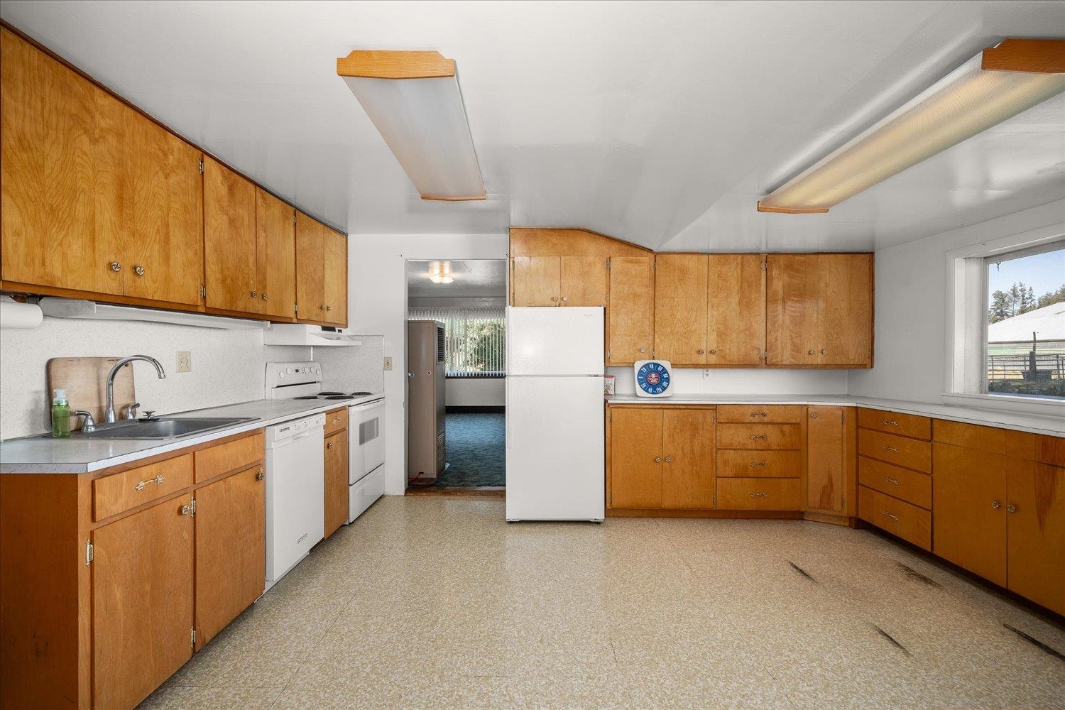 Rosalia, Washington, 99170, United States, 3 Bedrooms Bedrooms, ,2 BathroomsBathrooms,Residential,For Sale,1943009
