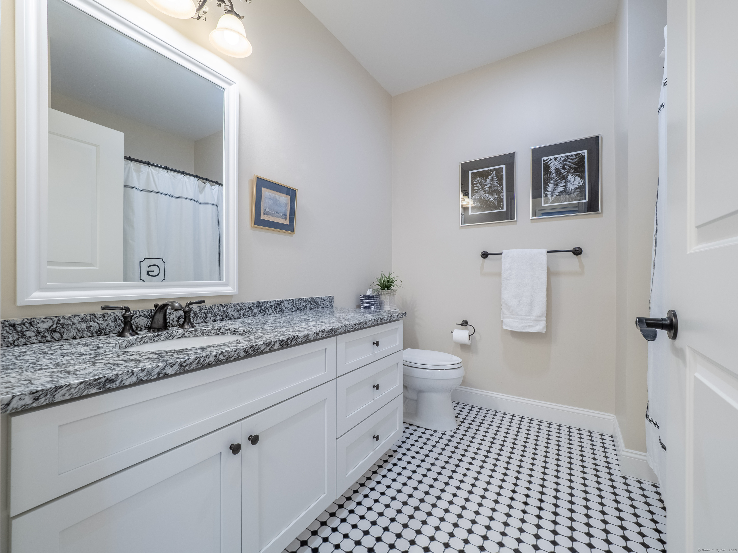 Ridgefield, Connecticut, 06877, United States, 2 Bedrooms Bedrooms, ,2 BathroomsBathrooms,Residential,For Sale,1989148