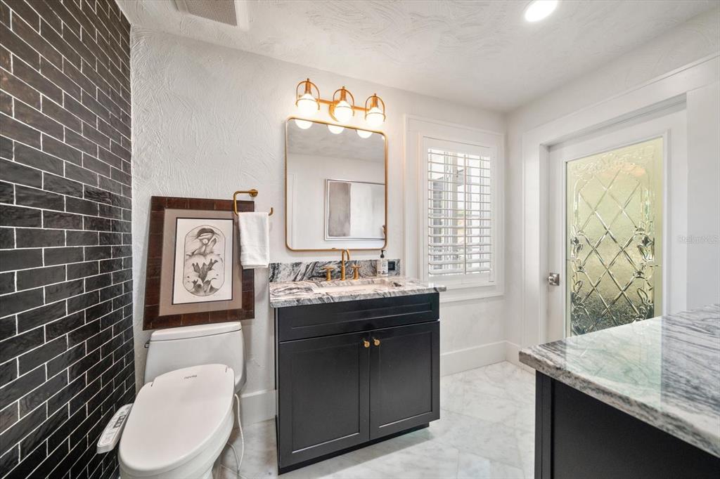 St Petersburg, Florida, 33707, United States, 5 Bedrooms Bedrooms, ,9 BathroomsBathrooms,Residential,For Sale,2000985