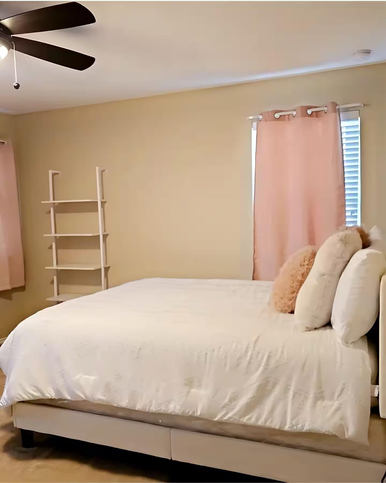 Austin, Texas, 78744, United States, 5 Bedrooms Bedrooms, ,4 BathroomsBathrooms,Residential,For Sale,1975896