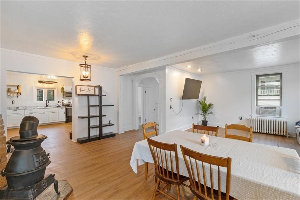 Amesbury, Massachusetts, 01913, United States, 4 Bedrooms Bedrooms, ,2 BathroomsBathrooms,Residential,For Sale,2014083