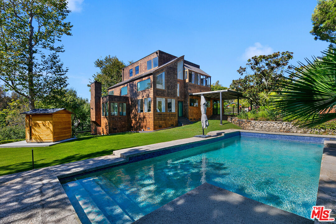 Malibu, California, 90265, United States, 3 Bedrooms Bedrooms, ,3 BathroomsBathrooms,Residential,For Sale,1949478