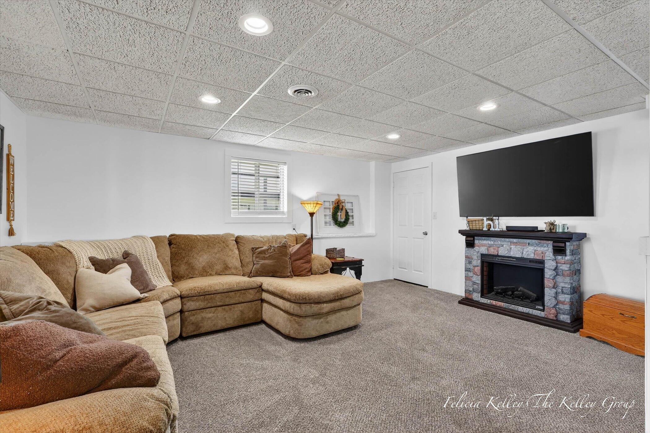 Howard City, Michigan, 49329, United States, 3 Bedrooms Bedrooms, ,1 BathroomBathrooms,Residential,For Sale,2048764