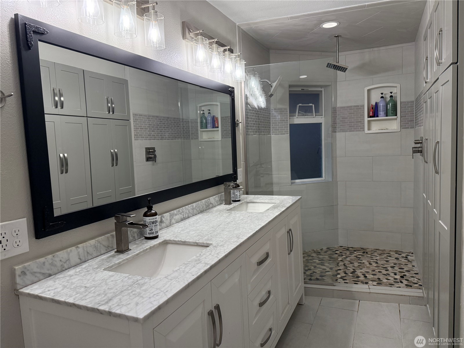 Long Beach, Washington, 98631, United States, 3 Bedrooms Bedrooms, ,2 BathroomsBathrooms,Residential,For Sale,1895276