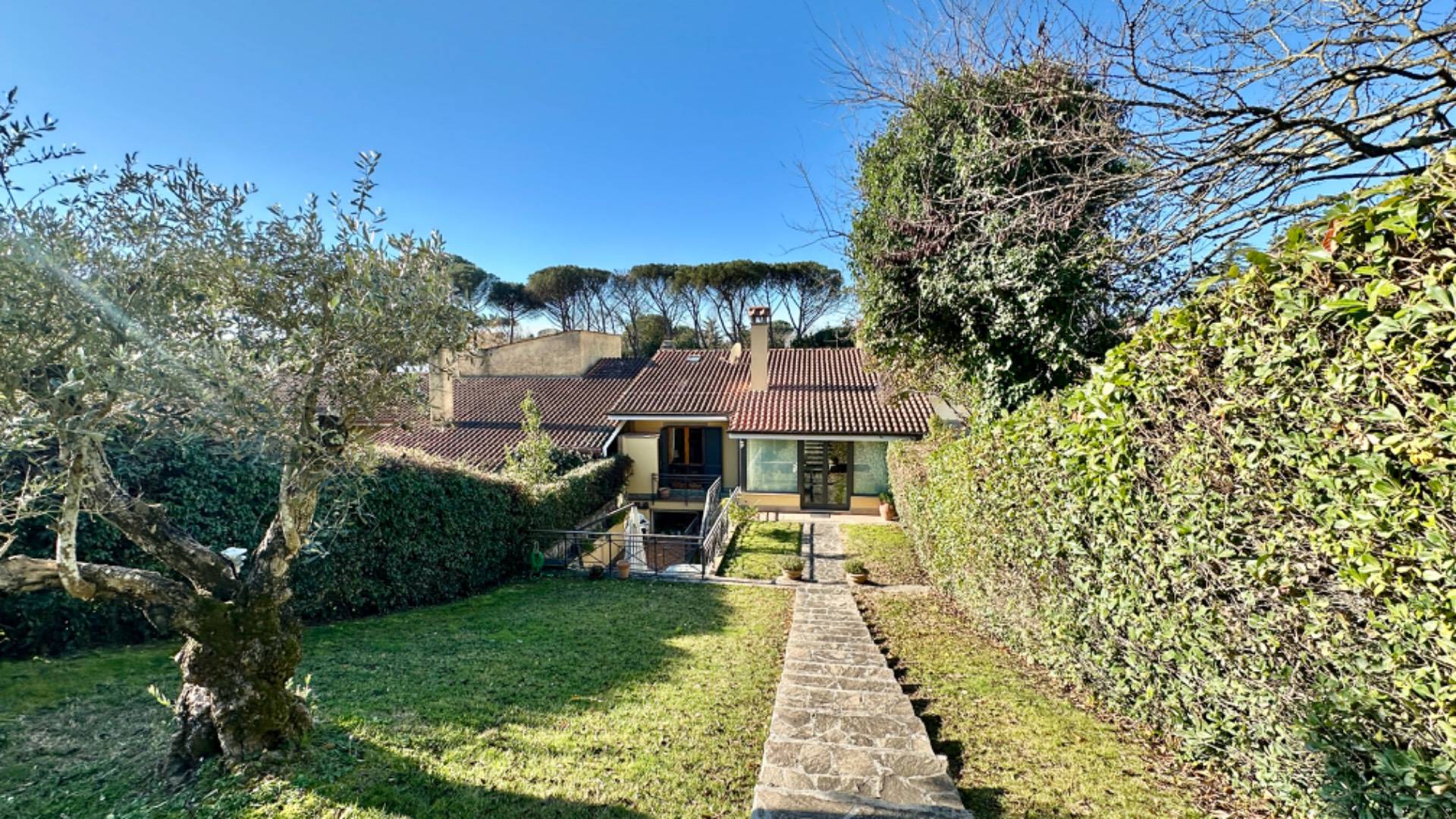Roma, Roma, 00100, IT, 4 Bedrooms Bedrooms, ,3 BathroomsBathrooms,Residential,For Sale,1746322