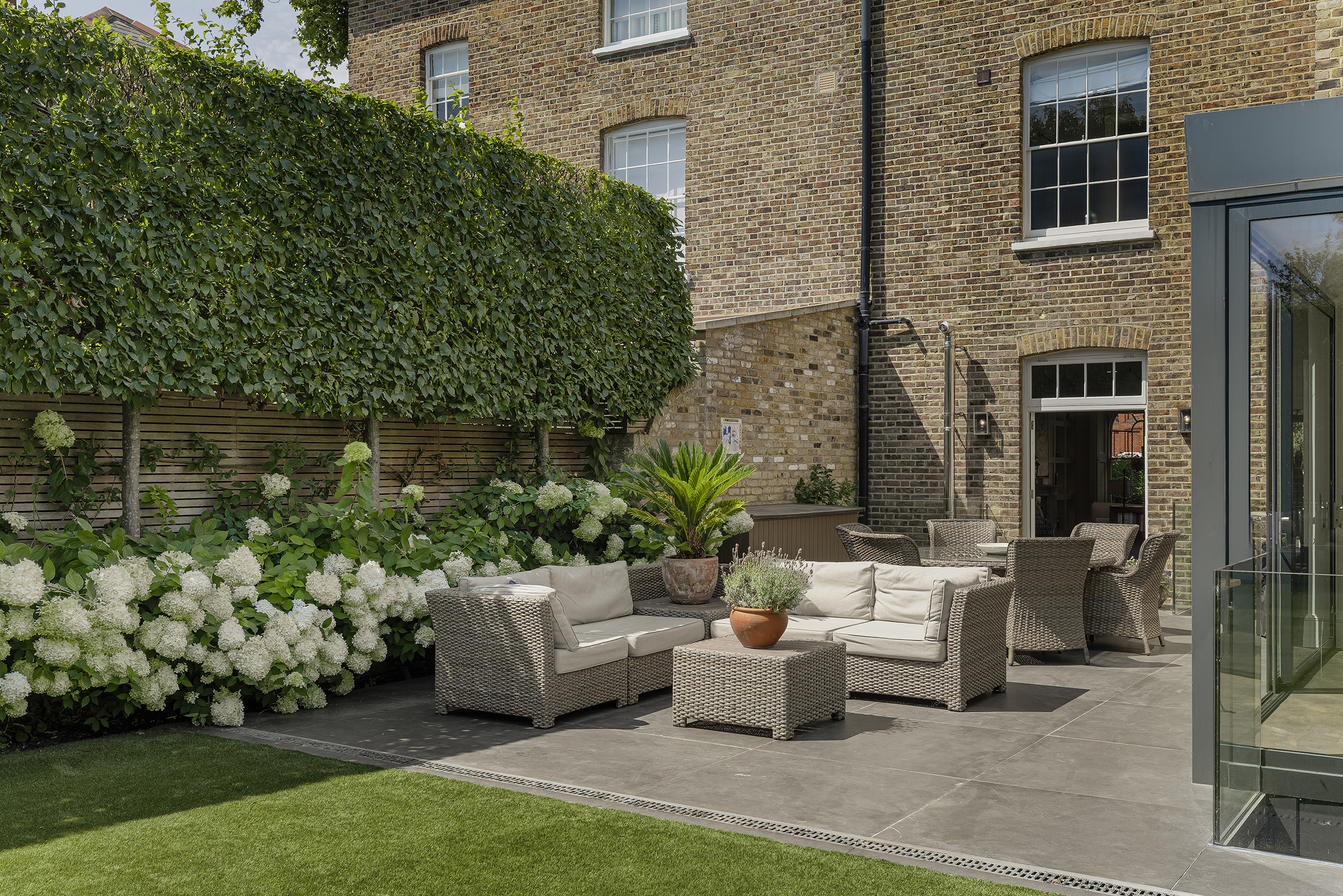  A beautifully renovated Grade II listed Georgian house with a south-facing garde - 物件實景