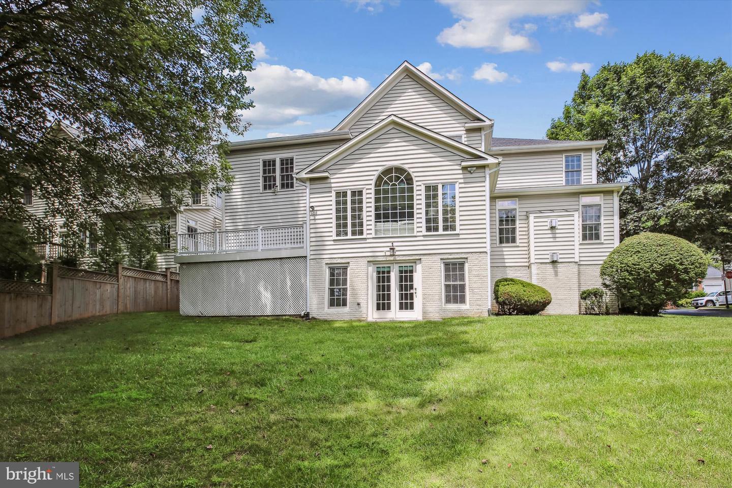 Gaithersburg, Maryland, 20878, United States, 5 Bedrooms Bedrooms, ,5 BathroomsBathrooms,Residential,For Sale,1907649