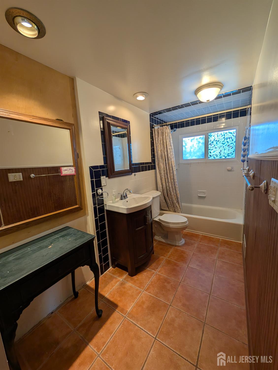 Old Bridge, New Jersey, 08857, United States, 3 Bedrooms Bedrooms, ,2 BathroomsBathrooms,Residential,For Sale,1849014