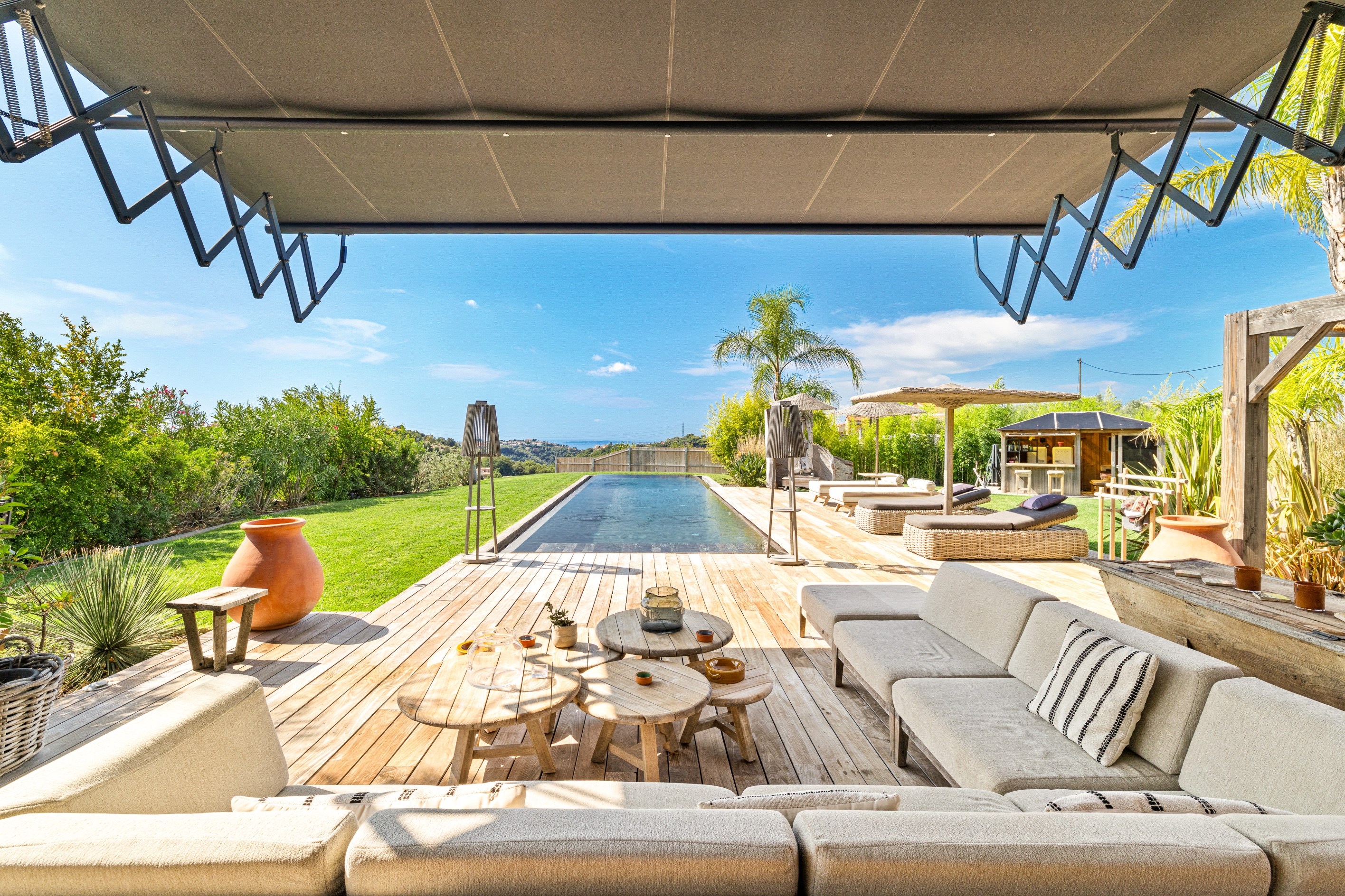  Spectacular Architect-Designed Villa with Pool and Sea Views in Nice Crémat - 物件實景