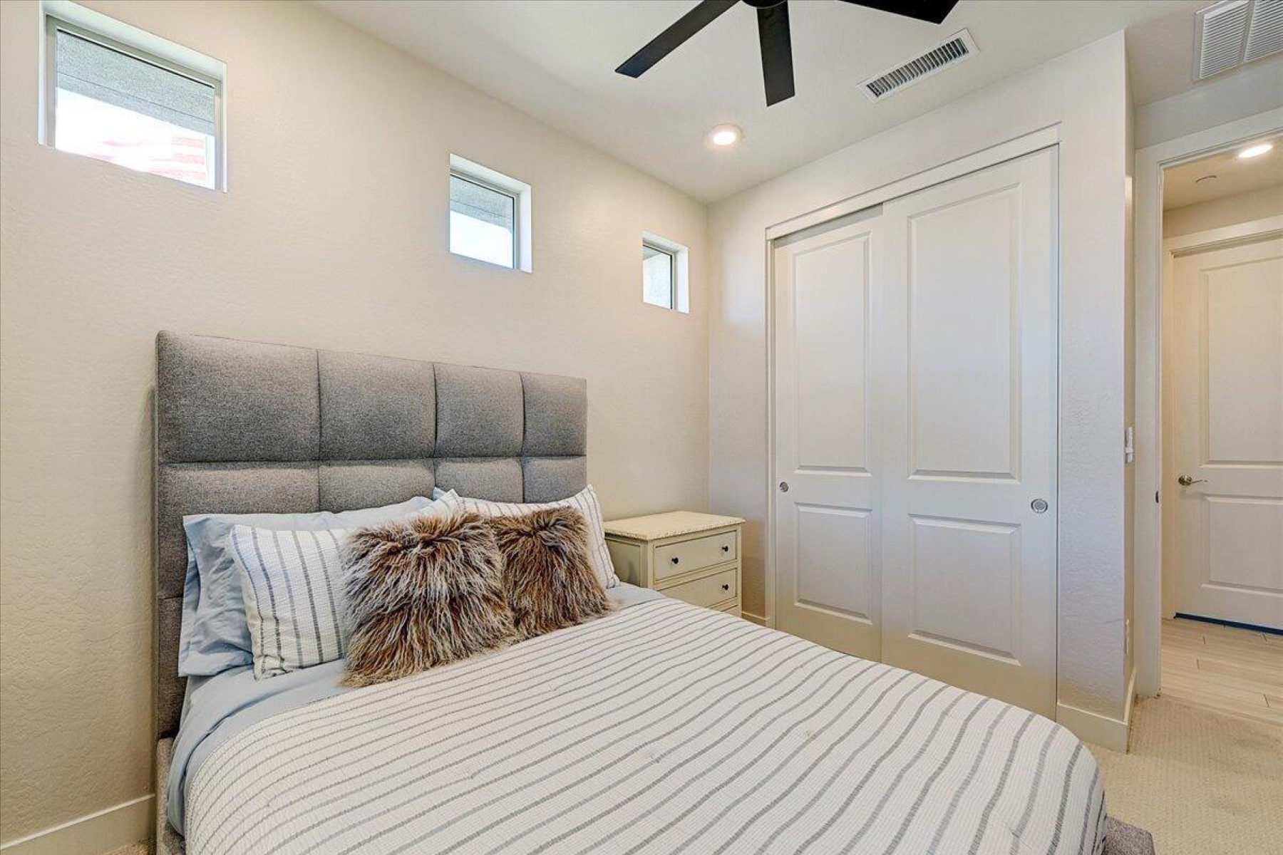 2121 W Sonoran Desert Drive  Phoenix, AZ - 物件實景