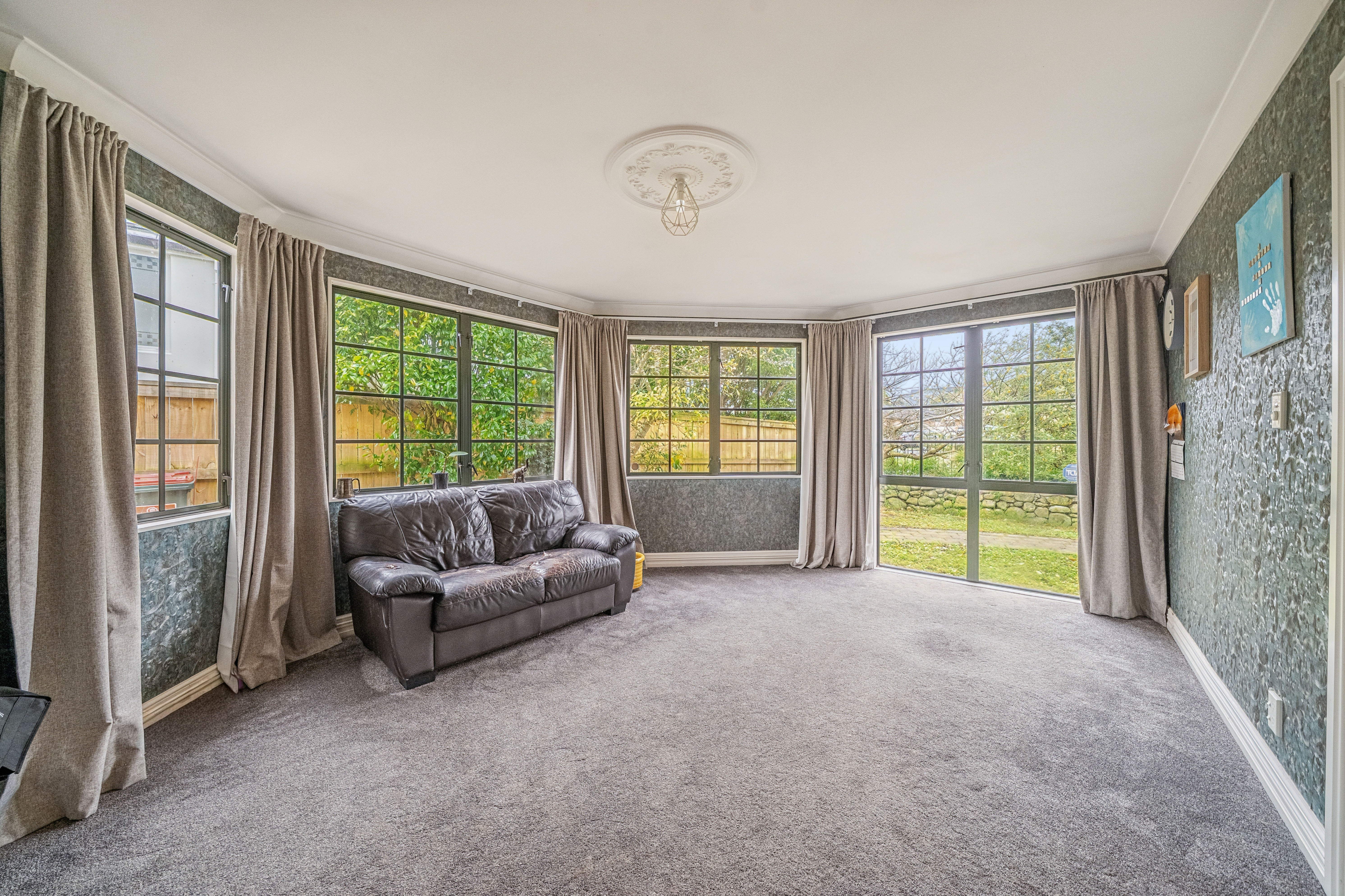  29 Clearwater Terrace, Brown Owl, Upper Hutt - 物件實景