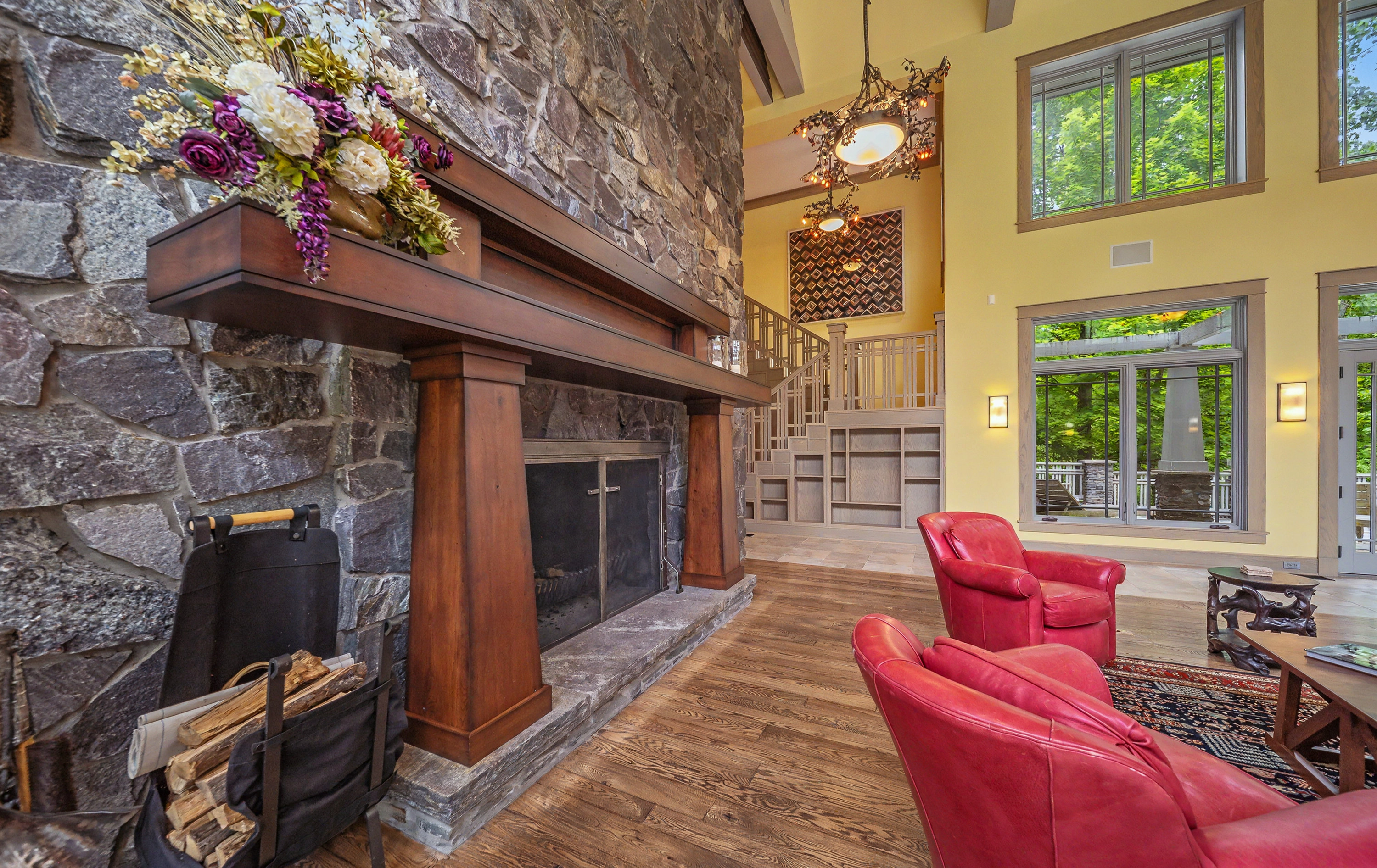  Stunning Prairie-Inspired Estate on 16 Acres of Scenic Woodlands - 物件實景