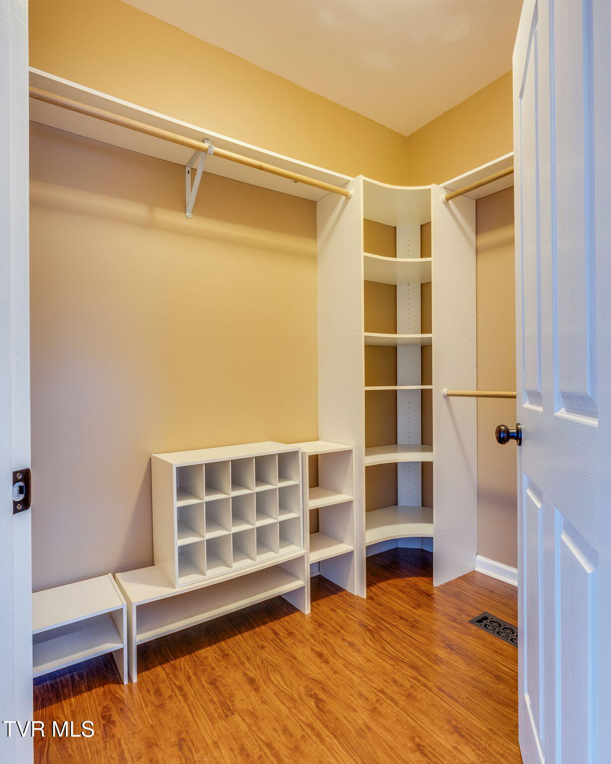 Gray, Tennessee, 37615, United States, 3 Bedrooms Bedrooms, ,4 BathroomsBathrooms,Residential,For Sale,1978151