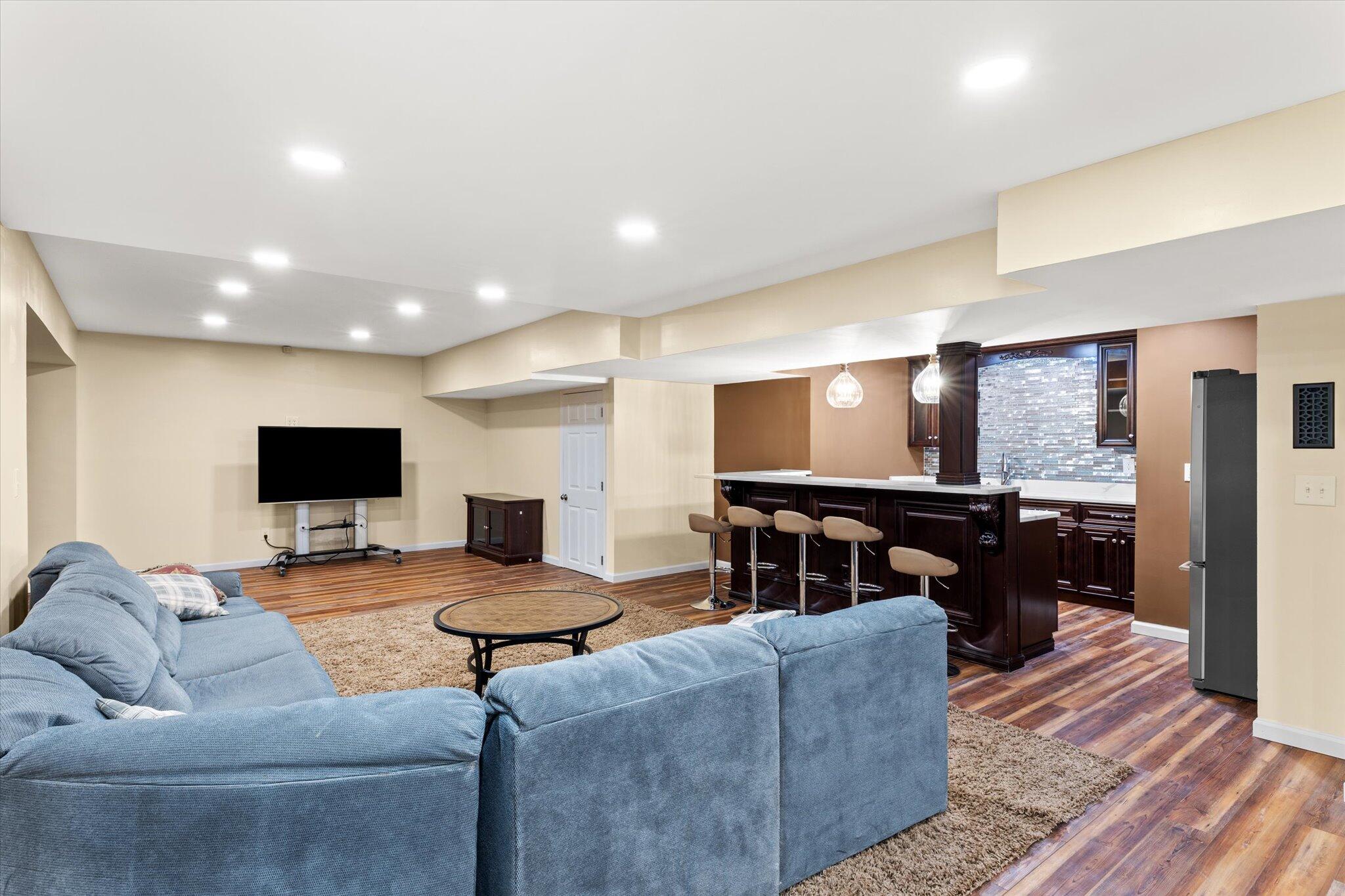 Georgetown, Kentucky, 40324, United States, 6 Bedrooms Bedrooms, ,4 BathroomsBathrooms,Residential,For Sale,1874410