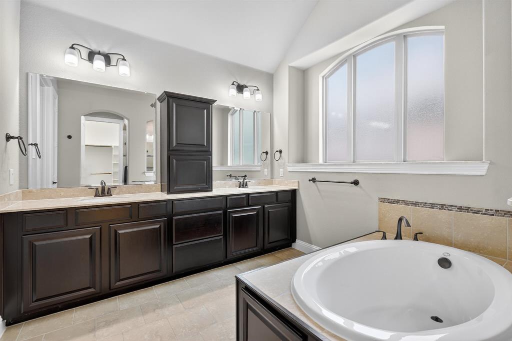 Argyle, Texas, 76226, United States, 4 Bedrooms Bedrooms, ,4 BathroomsBathrooms,Residential,For Sale,2001915