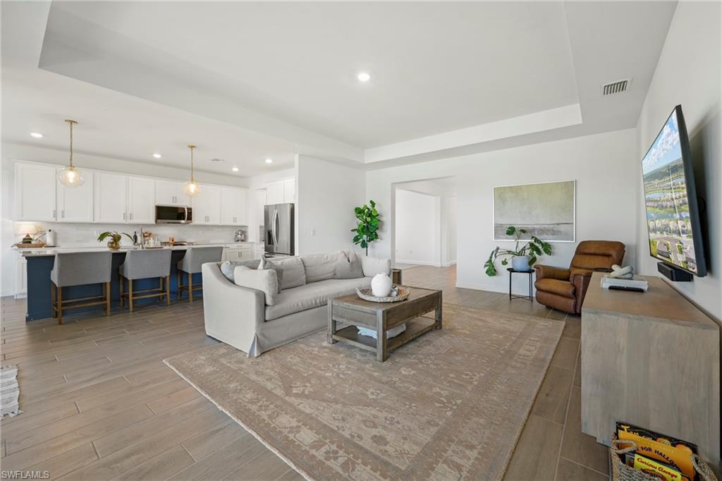 Fort Myers, Florida, 33913, United States, 4 Bedrooms Bedrooms, ,3 BathroomsBathrooms,Residential,For Sale,1988149