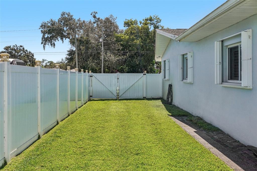 Largo, Florida, 33770, United States, 4 Bedrooms Bedrooms, ,2 BathroomsBathrooms,Residential,For Sale,1963709