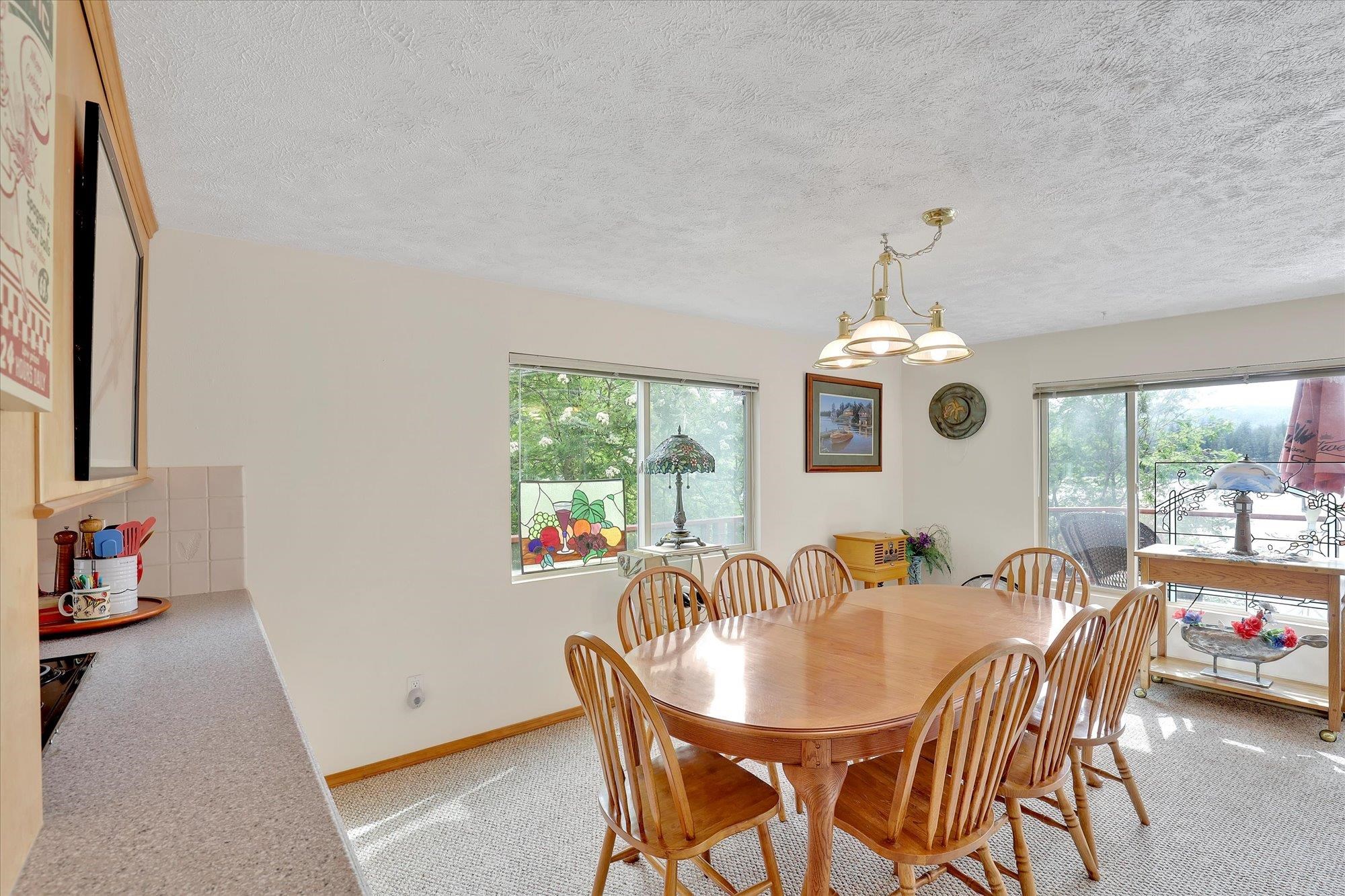 Newman Lake, Washington, 99025, United States, 4 Bedrooms Bedrooms, ,3 BathroomsBathrooms,Residential,For Sale,1929094