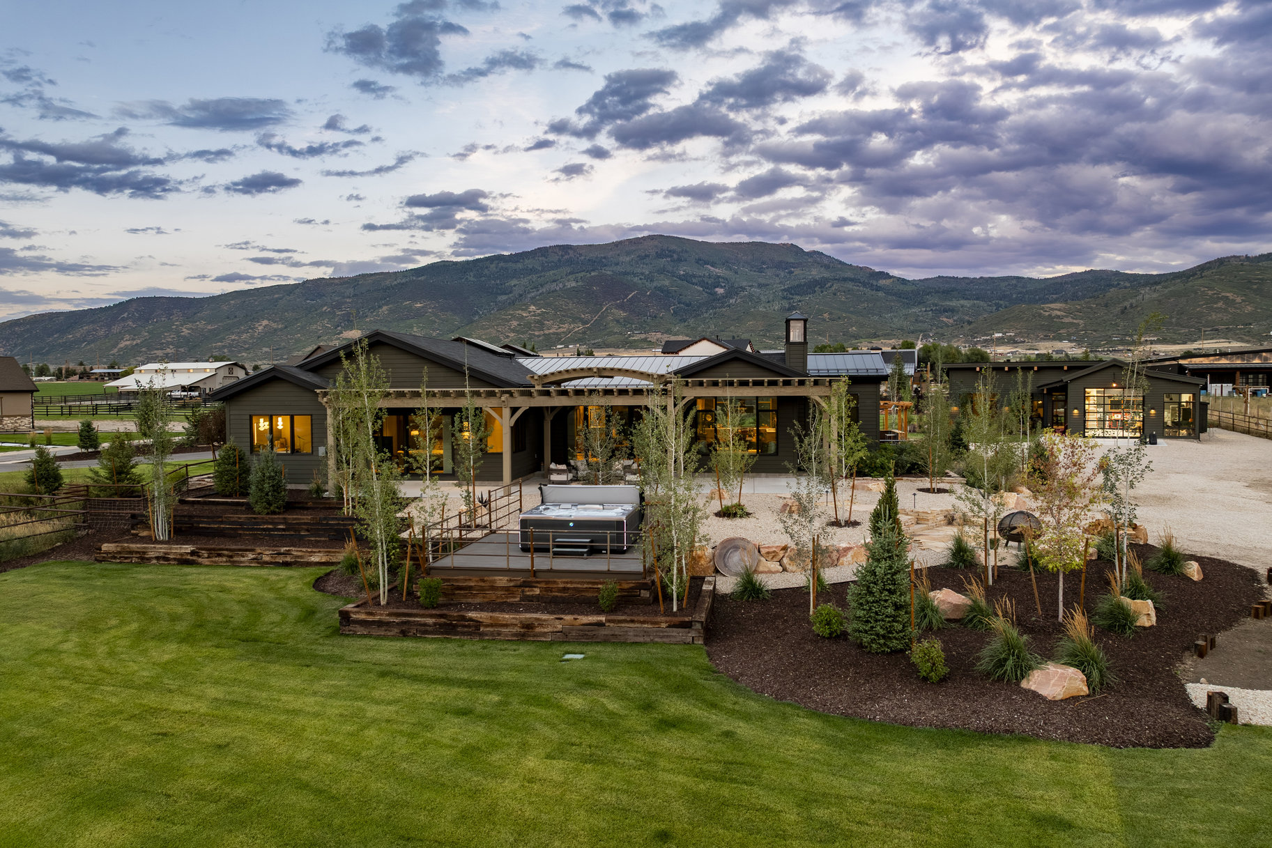  Rural Chic Farmhouse with Expansive Views and Seclusion - 物件實景