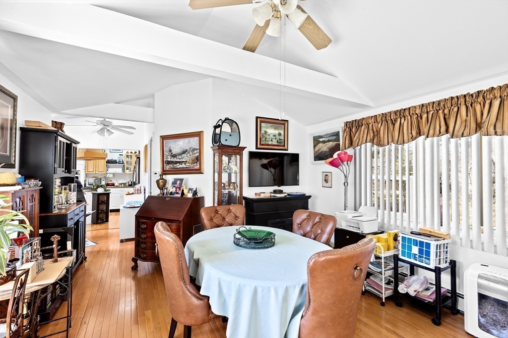 Easton, Massachusetts, 02375, United States, 3 Bedrooms Bedrooms, ,3 BathroomsBathrooms,Residential,For Sale,1975214