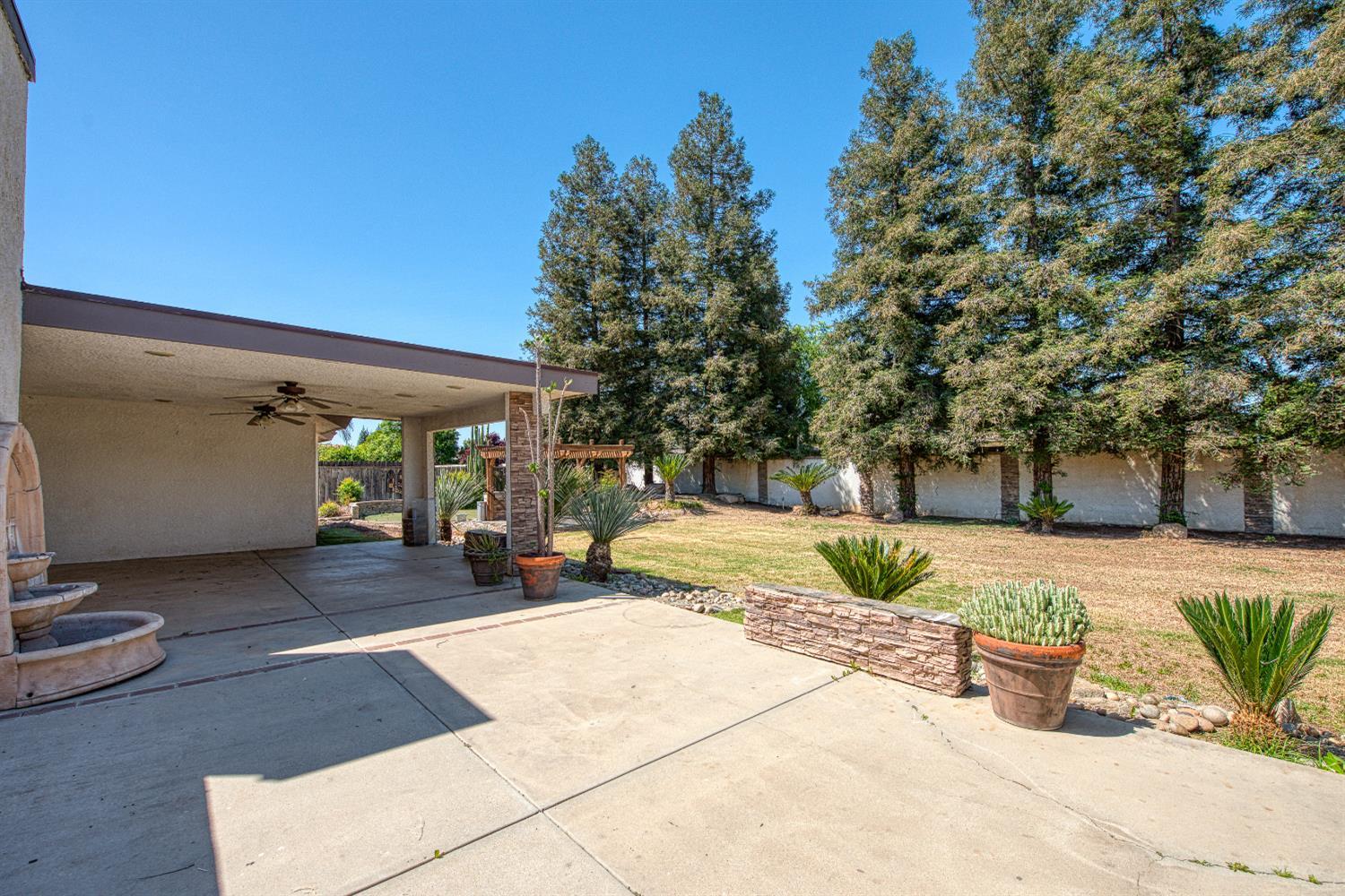 Fresno, California, 93722, United States, 3 Bedrooms Bedrooms, ,2 BathroomsBathrooms,Residential,For Sale,2039755