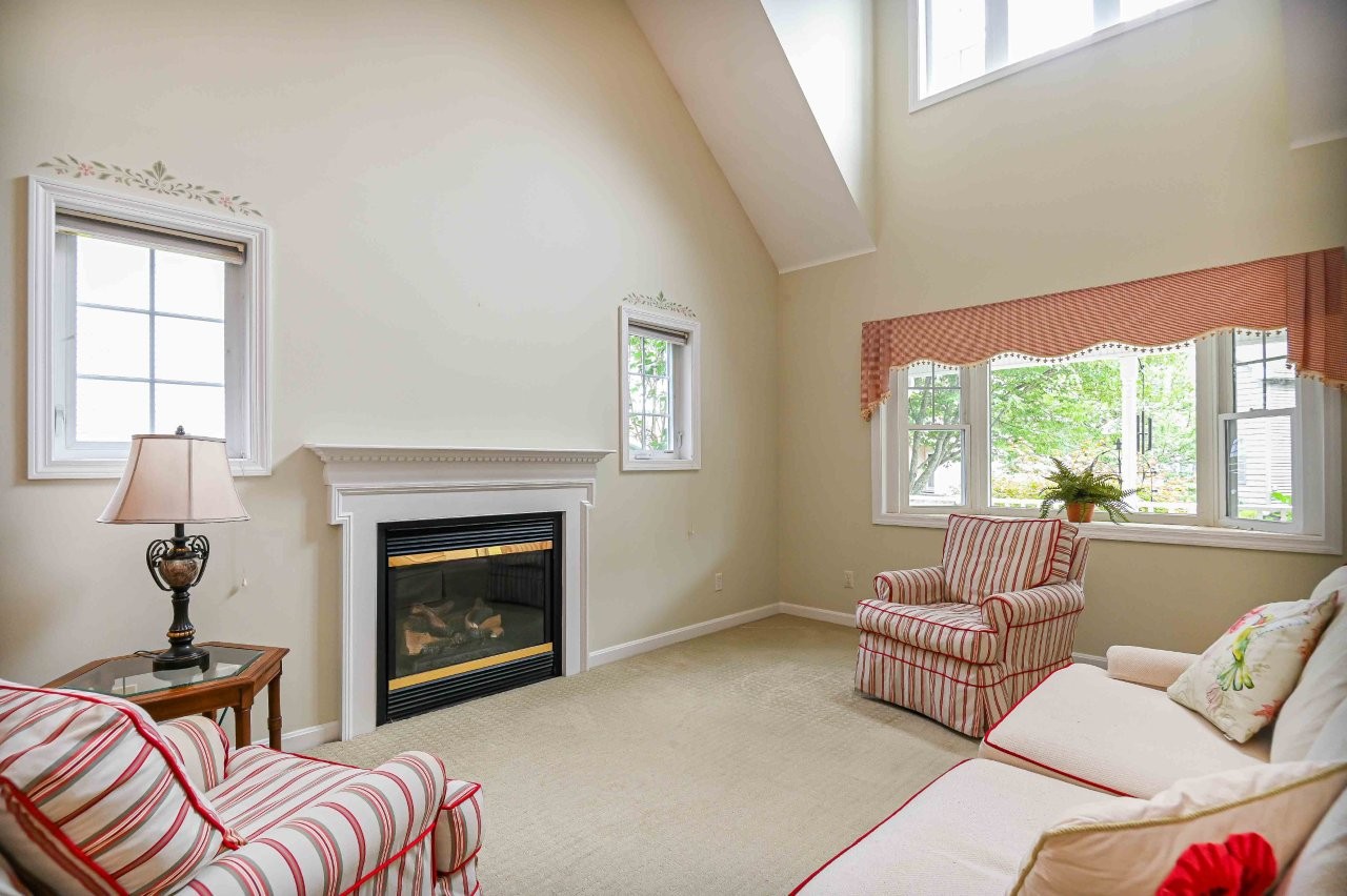 York, Maine, 03909, United States, 2 Bedrooms Bedrooms, ,2 BathroomsBathrooms,Residential,For Sale,1896893