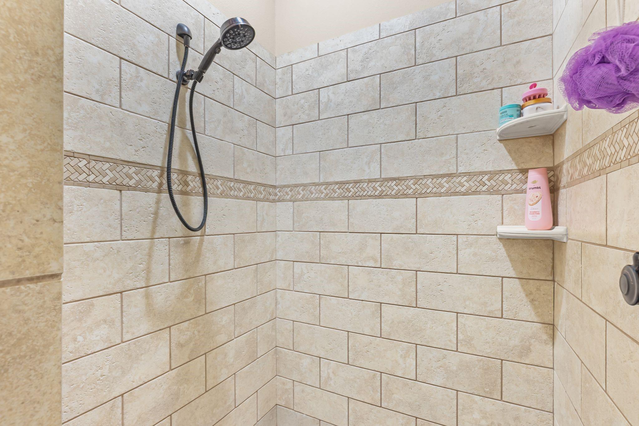 Caddo Mills, Texas, 75135, United States, 4 Bedrooms Bedrooms, ,5 BathroomsBathrooms,Residential,For Sale,1984290