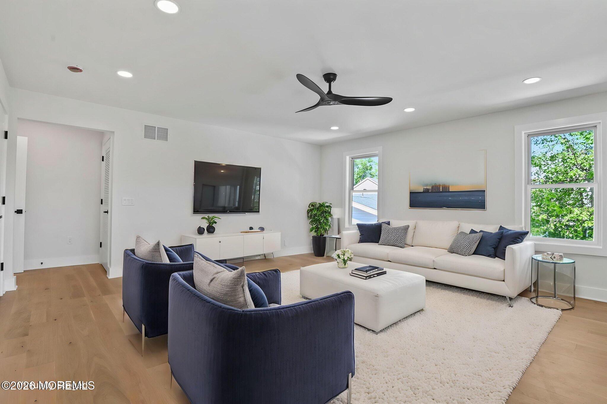 Point Pleasant, New Jersey, 08742, United States, 6 Bedrooms Bedrooms, ,5 BathroomsBathrooms,Residential,For Sale,2048997