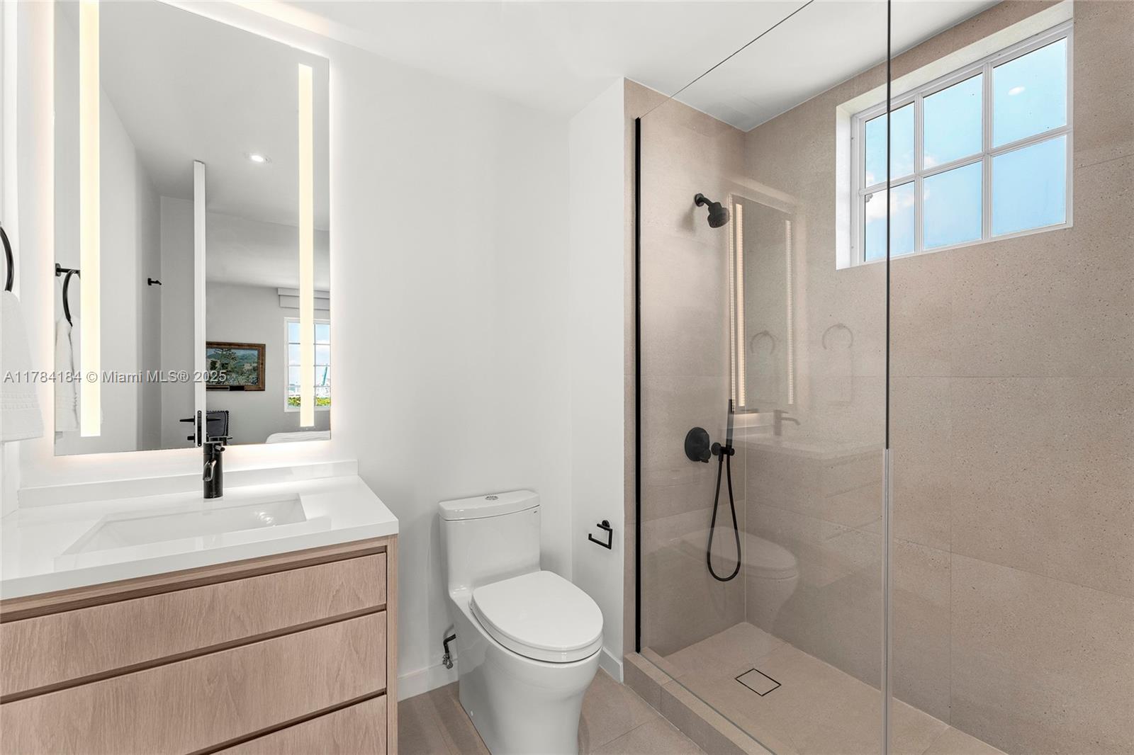 Miami Beach, Florida, 33109, United States, 3 Bedrooms Bedrooms, ,5 BathroomsBathrooms,Residential,For Sale,1770754