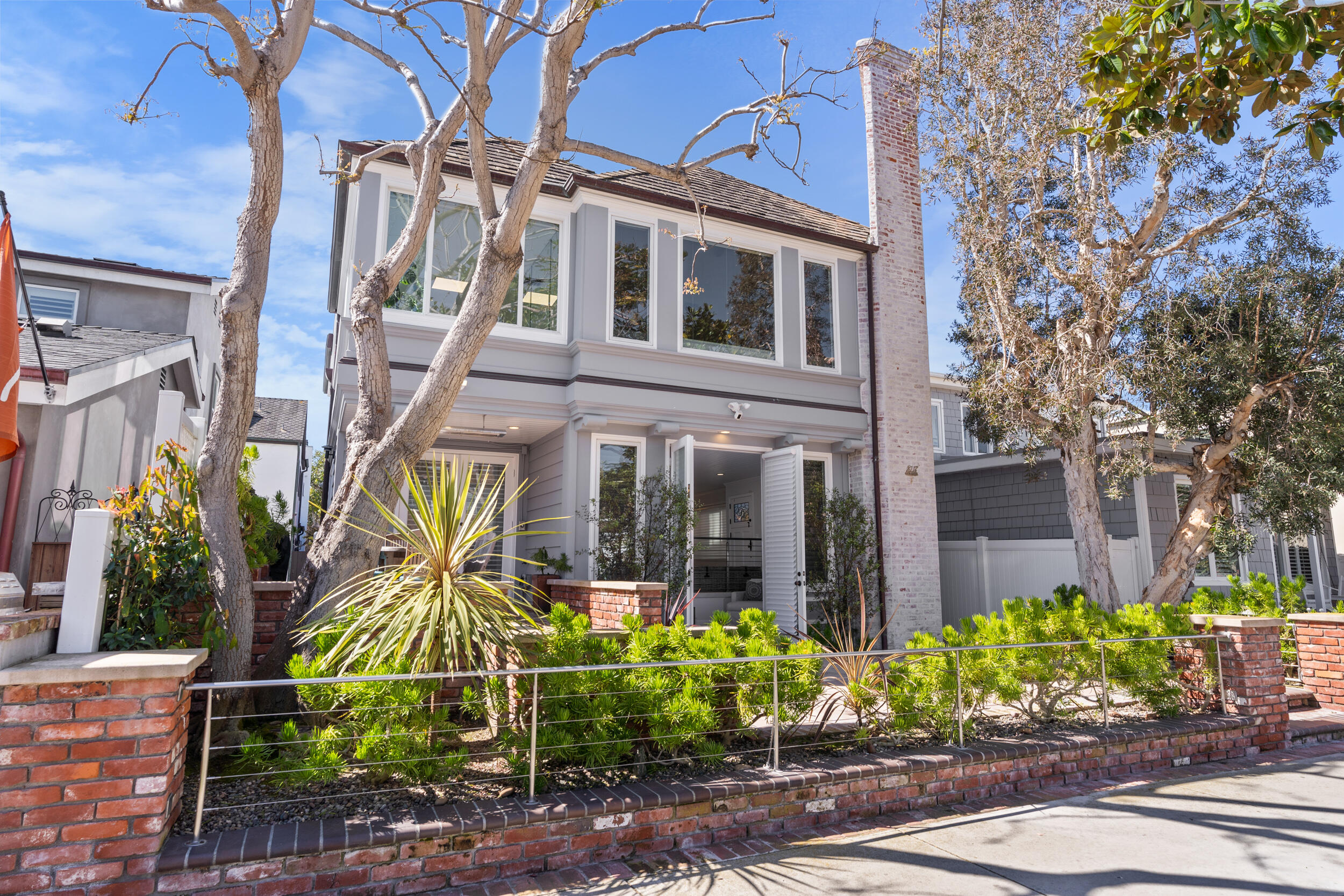 Newport Beach, California, 92661, United States, 4 Bedrooms Bedrooms, ,4 BathroomsBathrooms,Residential,For Sale,1849950