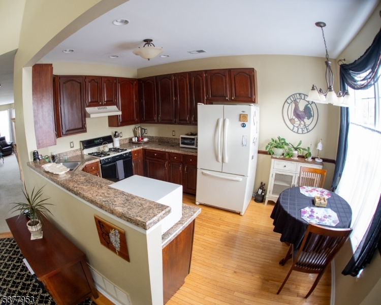 Raritan Twp., New Jersey, 08822, United States, 3 Bedrooms Bedrooms, ,3 BathroomsBathrooms,Residential,For Sale,1913482