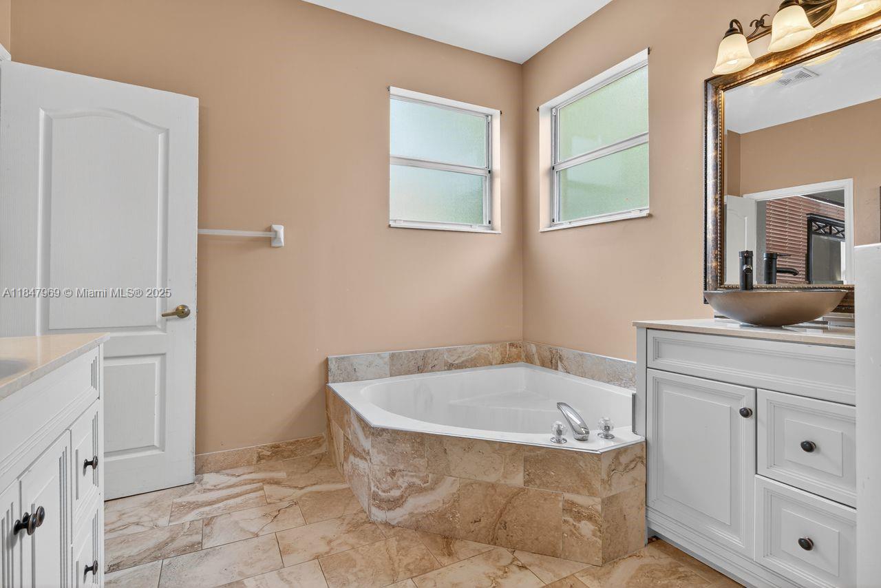 Homestead, Florida, 33033, United States, 7 Bedrooms Bedrooms, ,3 BathroomsBathrooms,Residential,For Sale,1903870