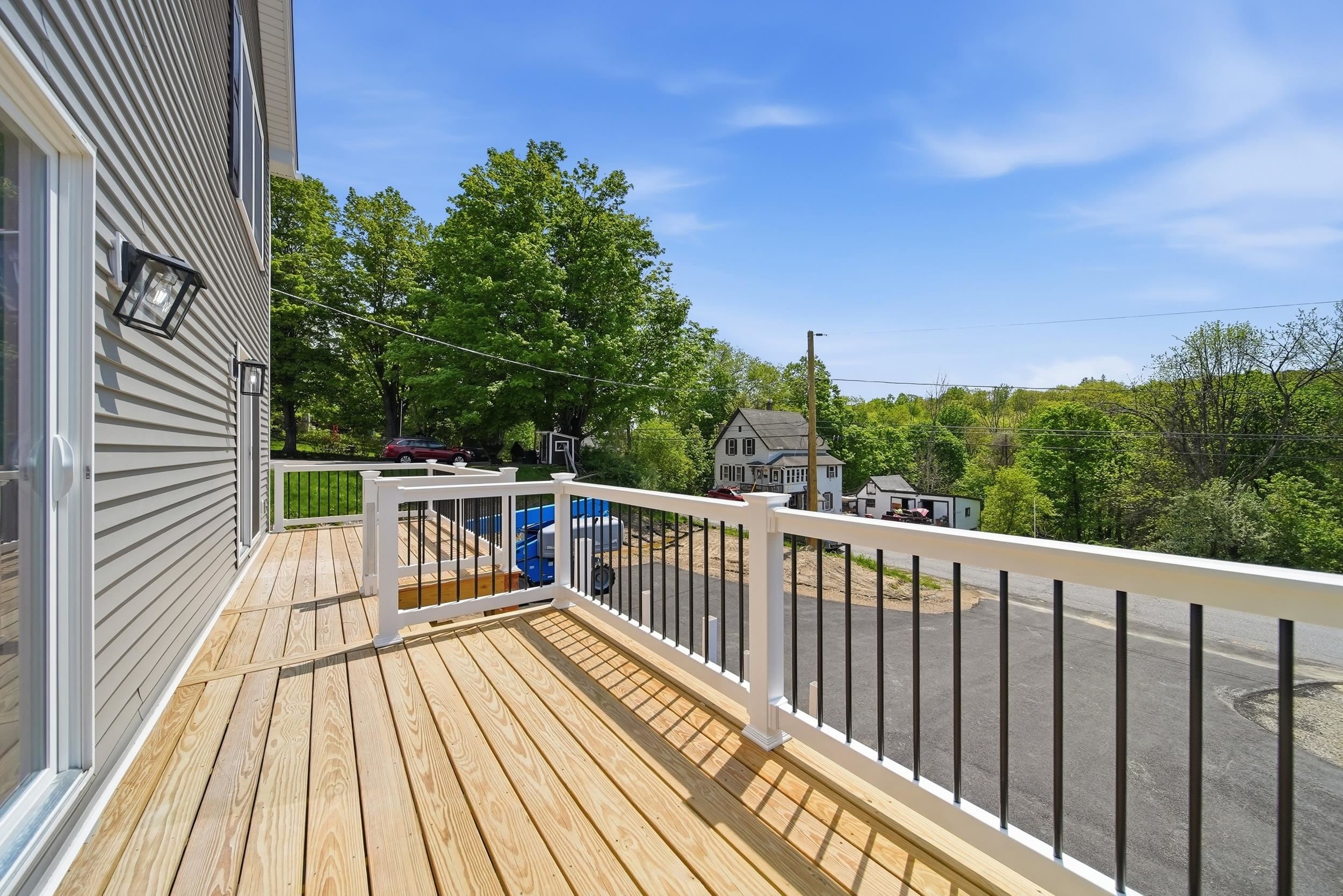  24 Munroe Street, Units 1&2, Franklin, NH, 03235 - 物件實景