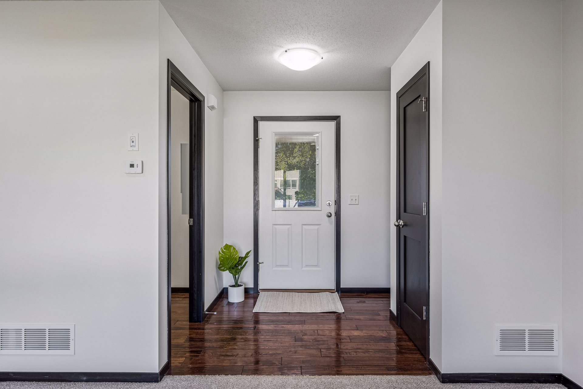  A Spacious Albertville Home Designed for Entertaining - 物件實景