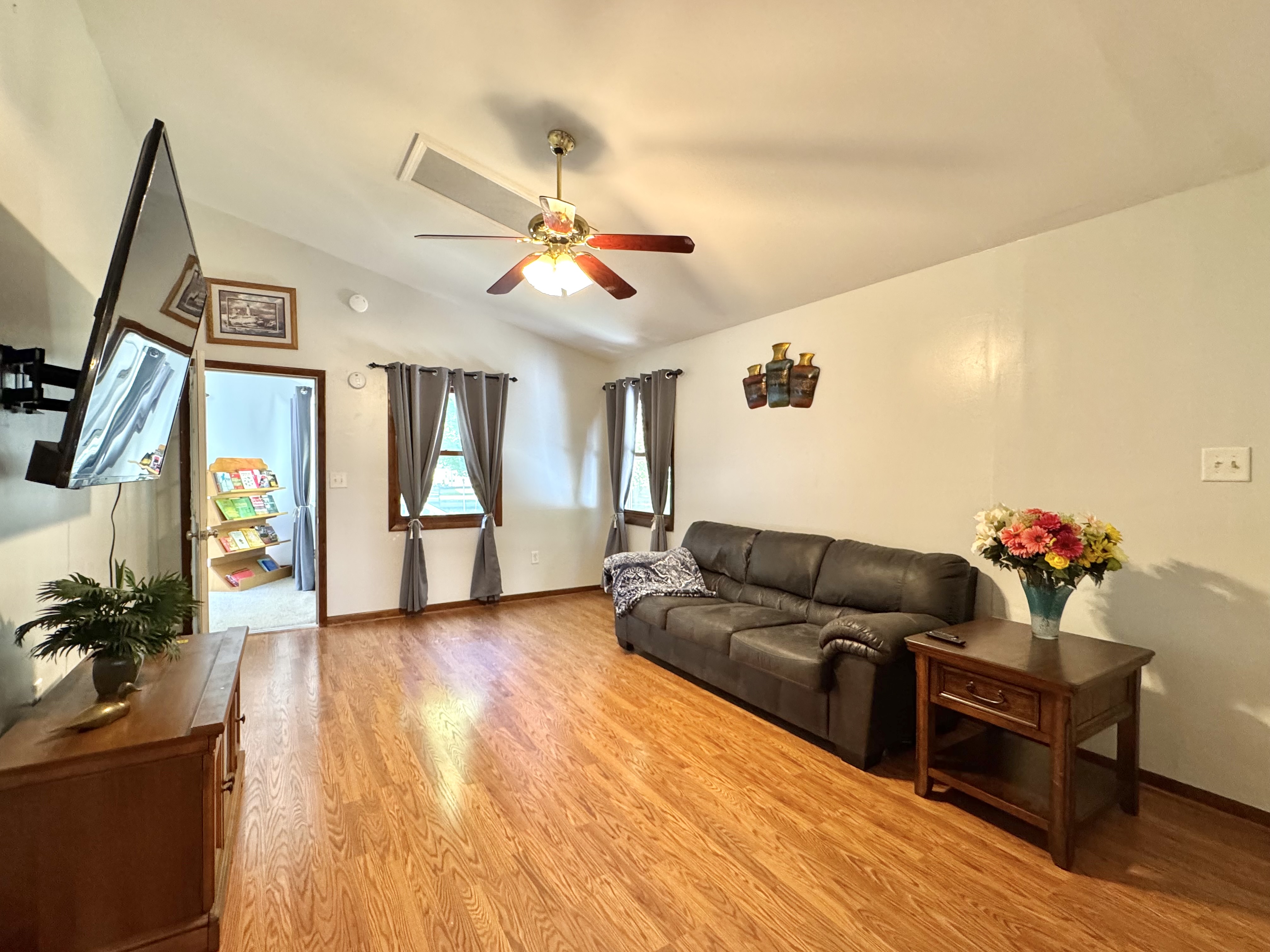 Catskill, New York, 12414, United States, 4 Bedrooms Bedrooms, ,2 BathroomsBathrooms,Residential,For Sale,1978791