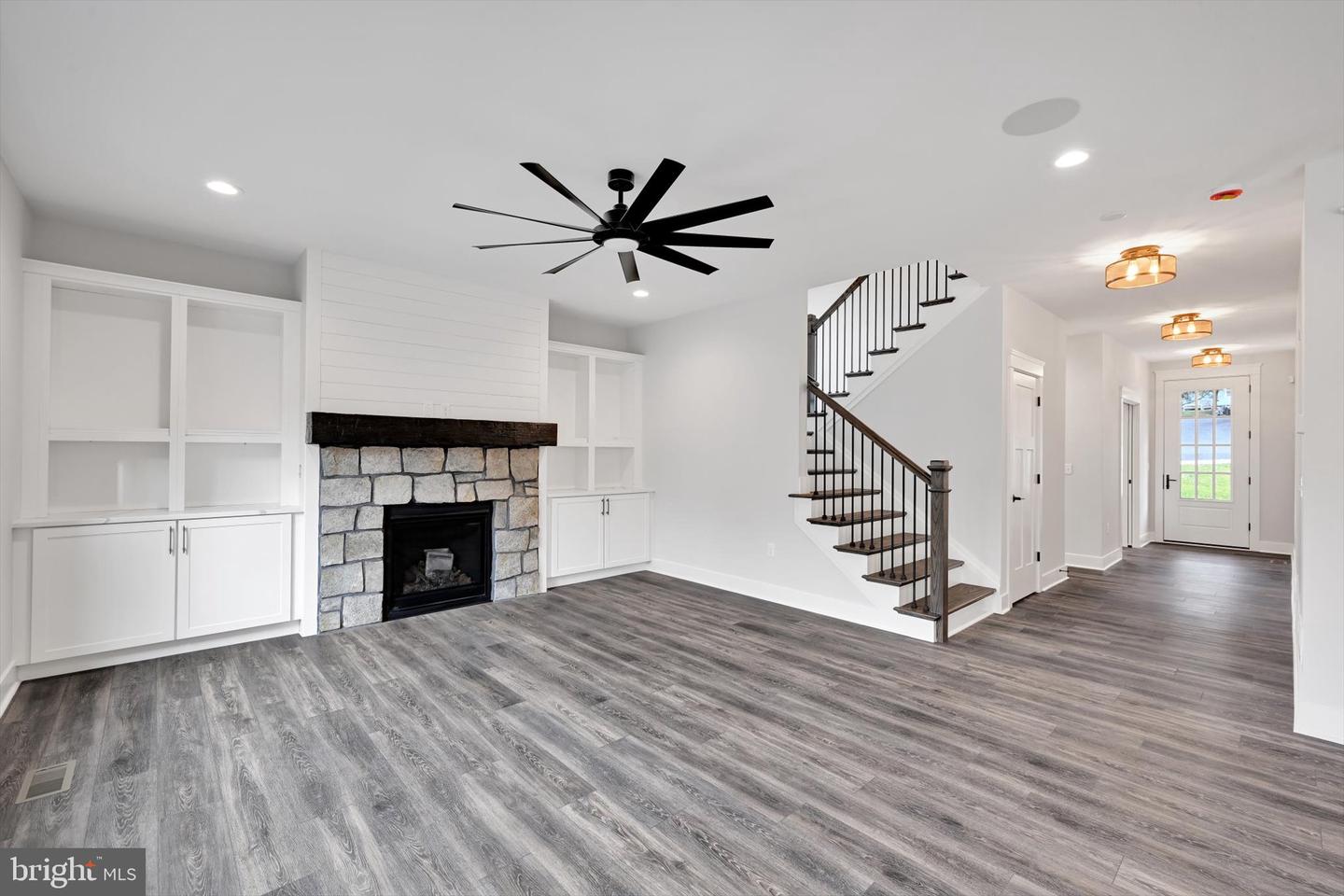 NEW CUMBERLAND, Pennsylvania, 17070, United States, 4 Bedrooms Bedrooms, ,4 BathroomsBathrooms,Residential,For Sale,2005411