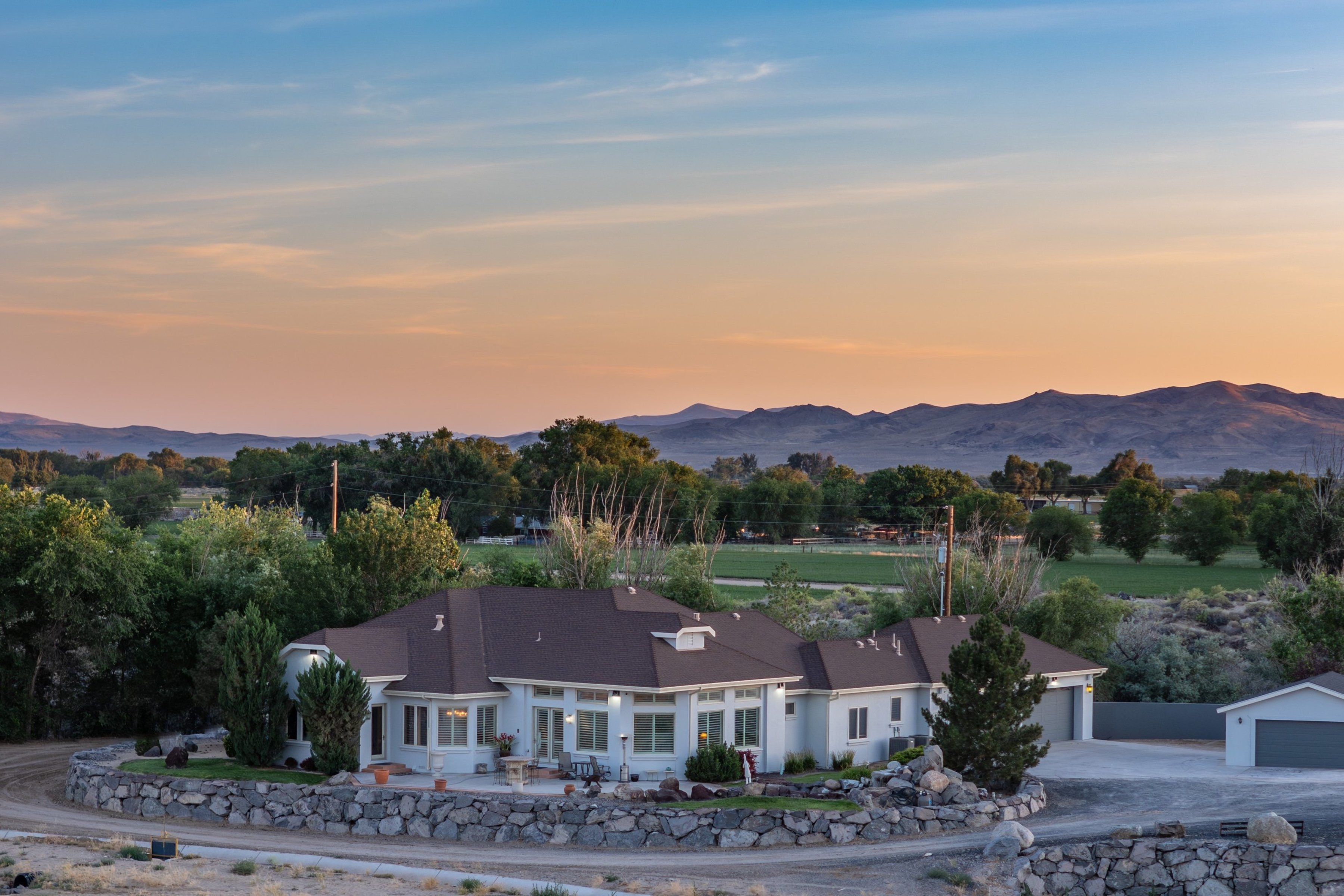  Extraordinary Fallon Estate, now offered with additional acreage - 物件實景