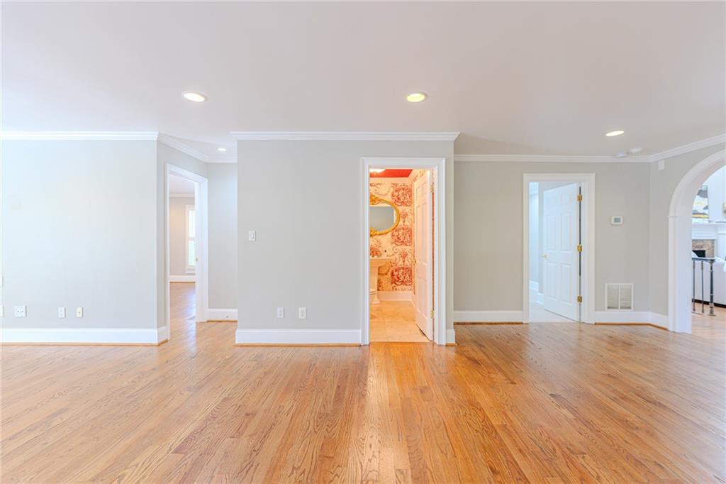 Atlanta, Georgia, 30350, United States, 5 Bedrooms Bedrooms, ,5 BathroomsBathrooms,Residential,For Sale,1987356