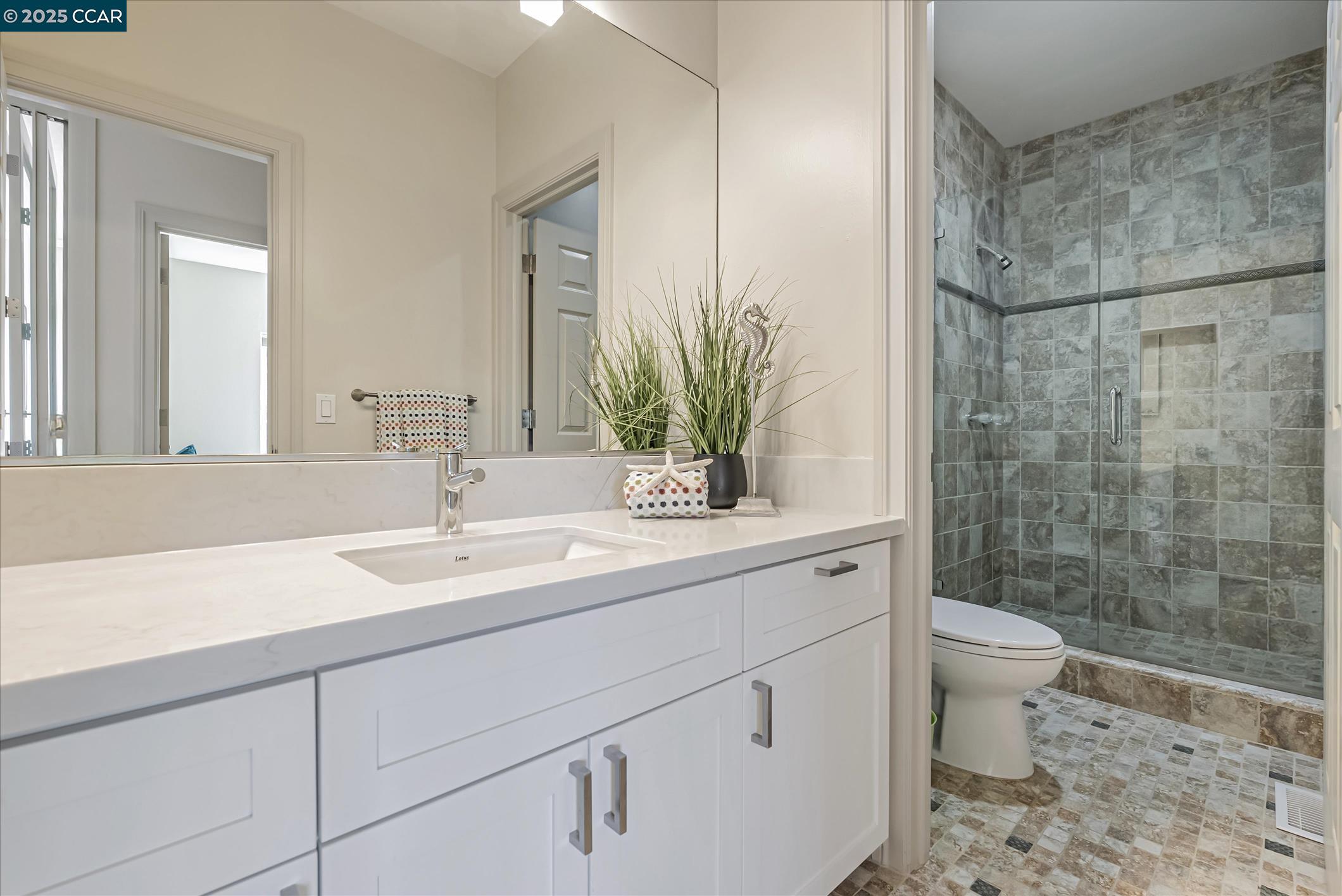 Orinda, California, 94563, United States, 4 Bedrooms Bedrooms, ,3 BathroomsBathrooms,Residential,For Sale,1942237