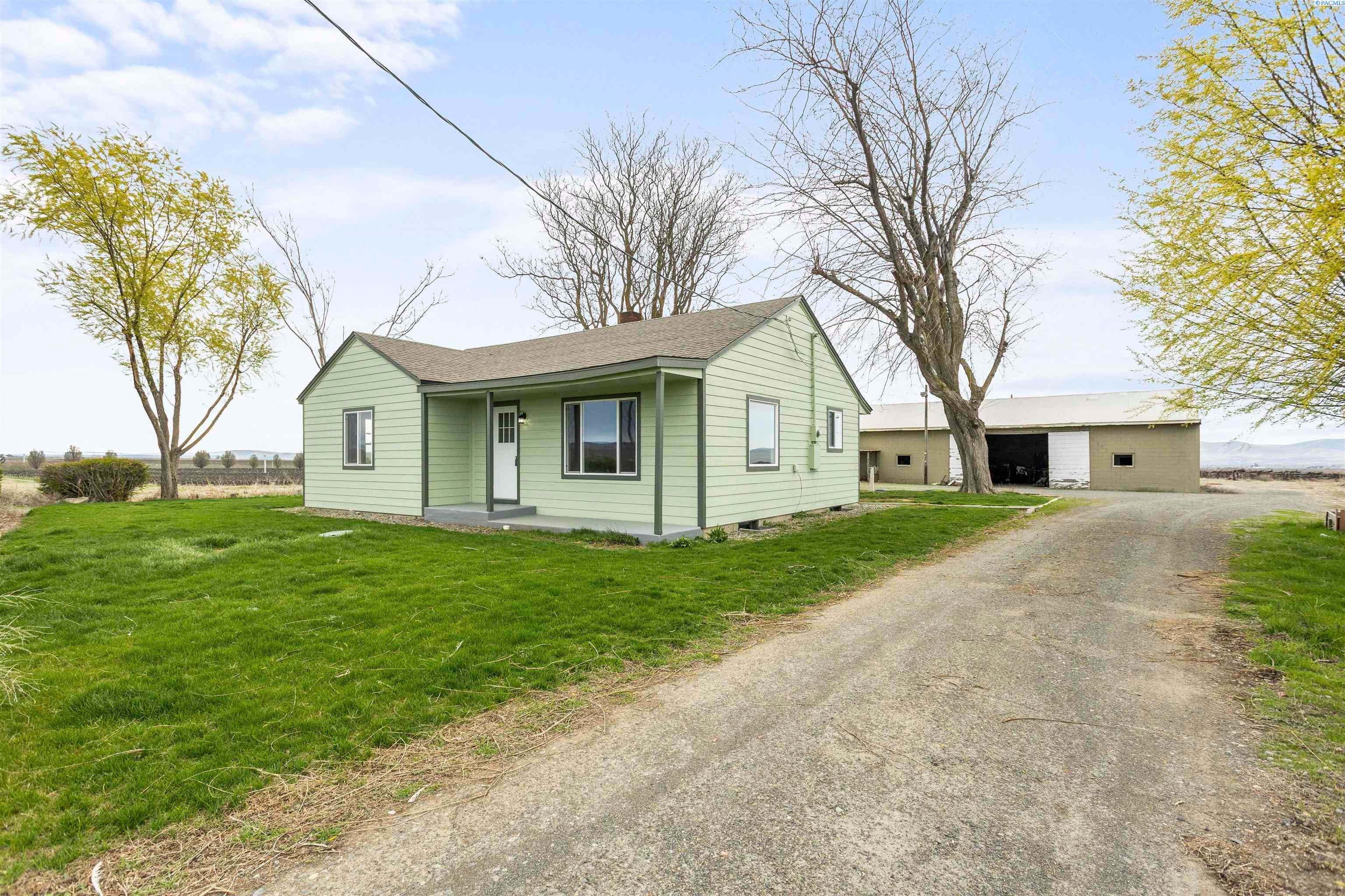 Prosser, Washington, 99350, United States, 2 Bedrooms Bedrooms, ,1 BathroomBathrooms,Residential,For Sale,1974522