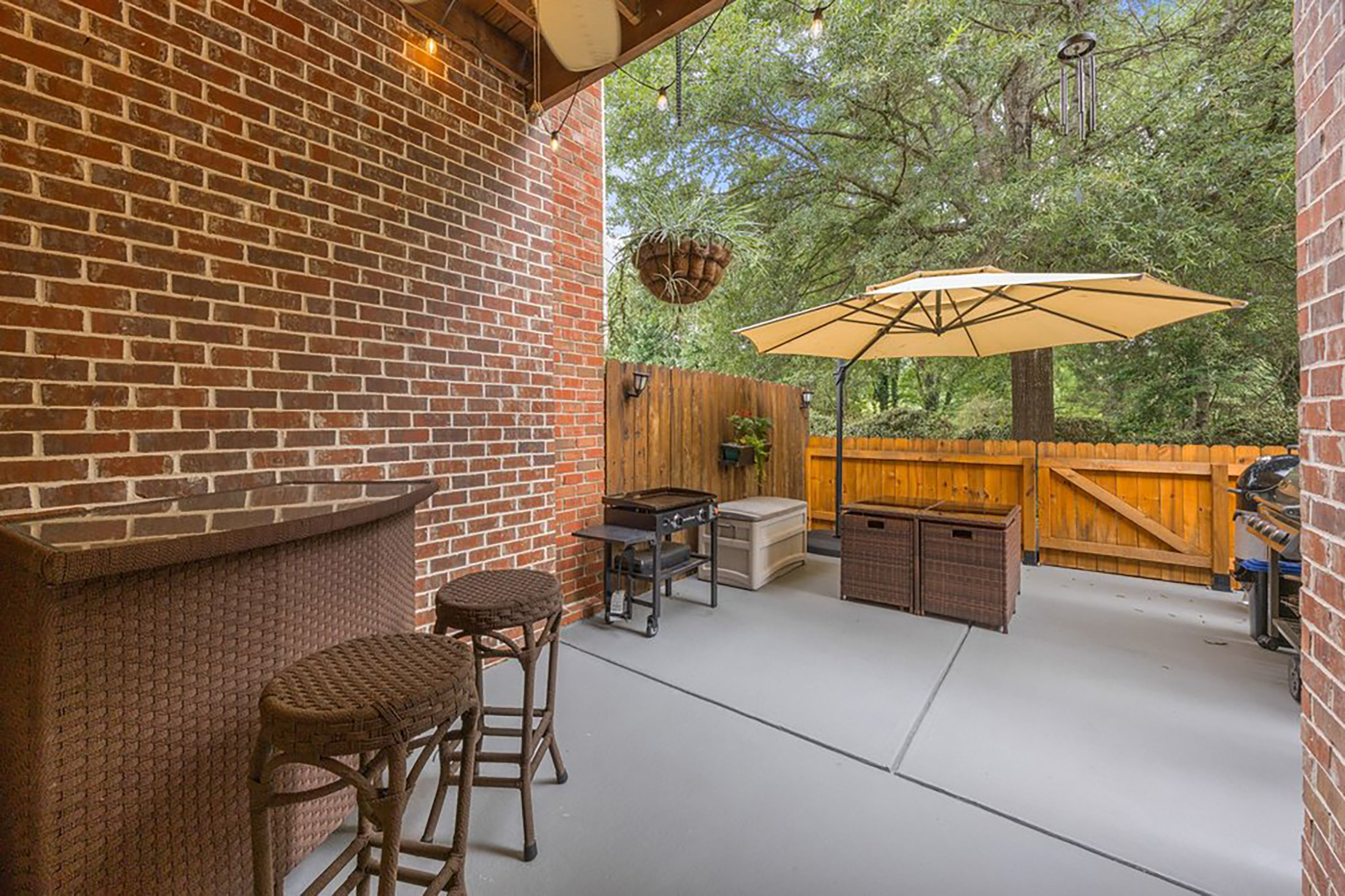  Turnkey Living in Gated Townhome Community - 物件實景