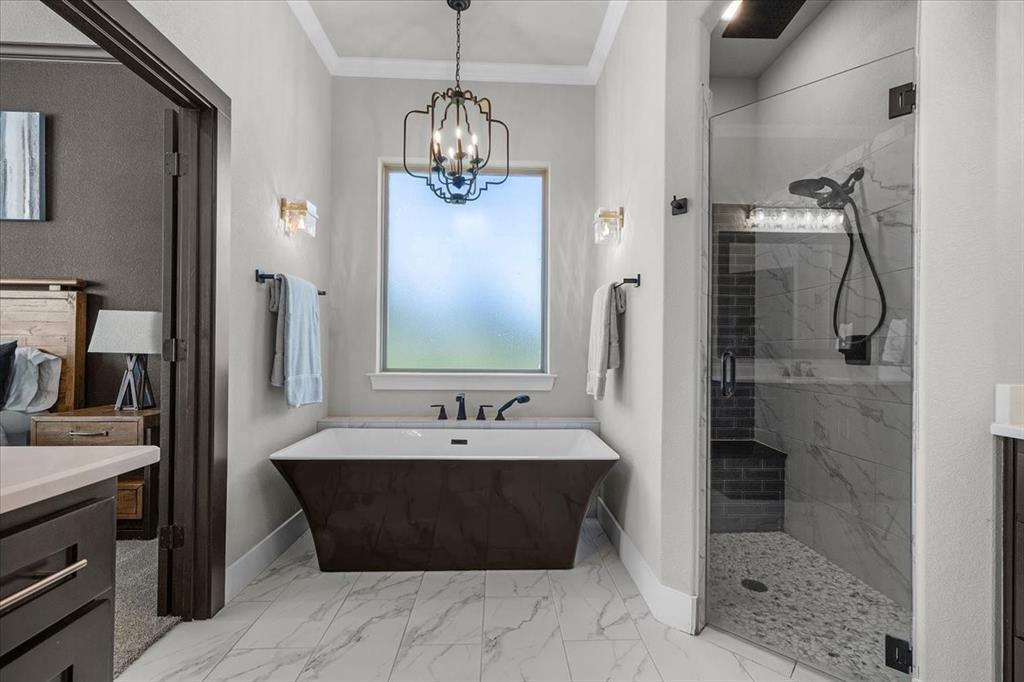 Weatherford, Texas, 76088, United States, 4 Bedrooms Bedrooms, ,4 BathroomsBathrooms,Residential,For Sale,1975341