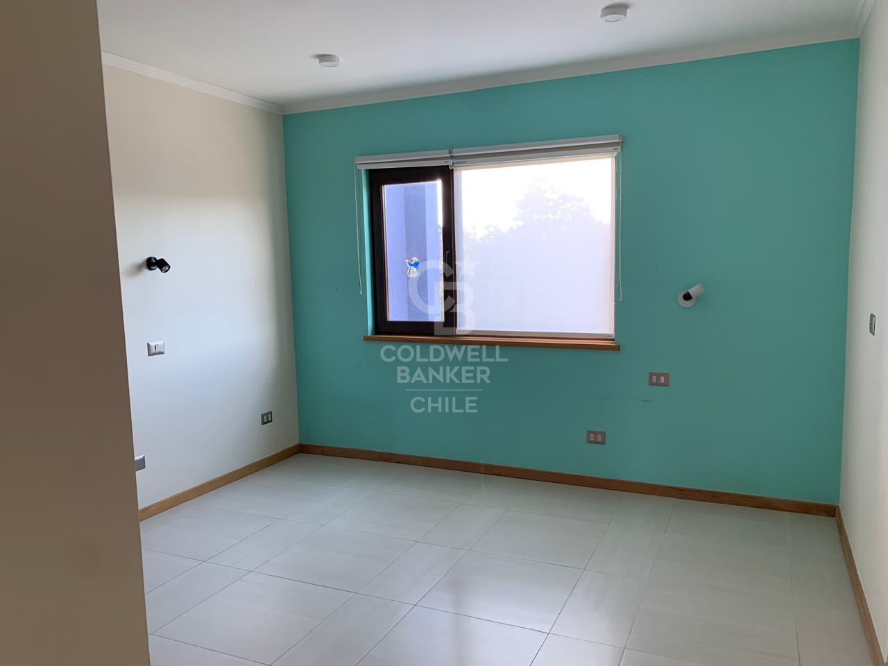 Puerto Varas, Chile, 7 Bedrooms Bedrooms, ,5 BathroomsBathrooms,Residential,For Sale,1990332