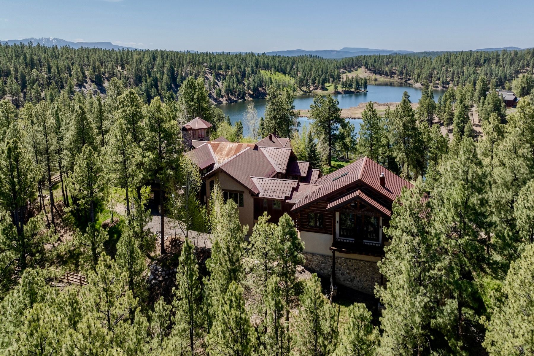  Elk Pointe Estate - 物件實景