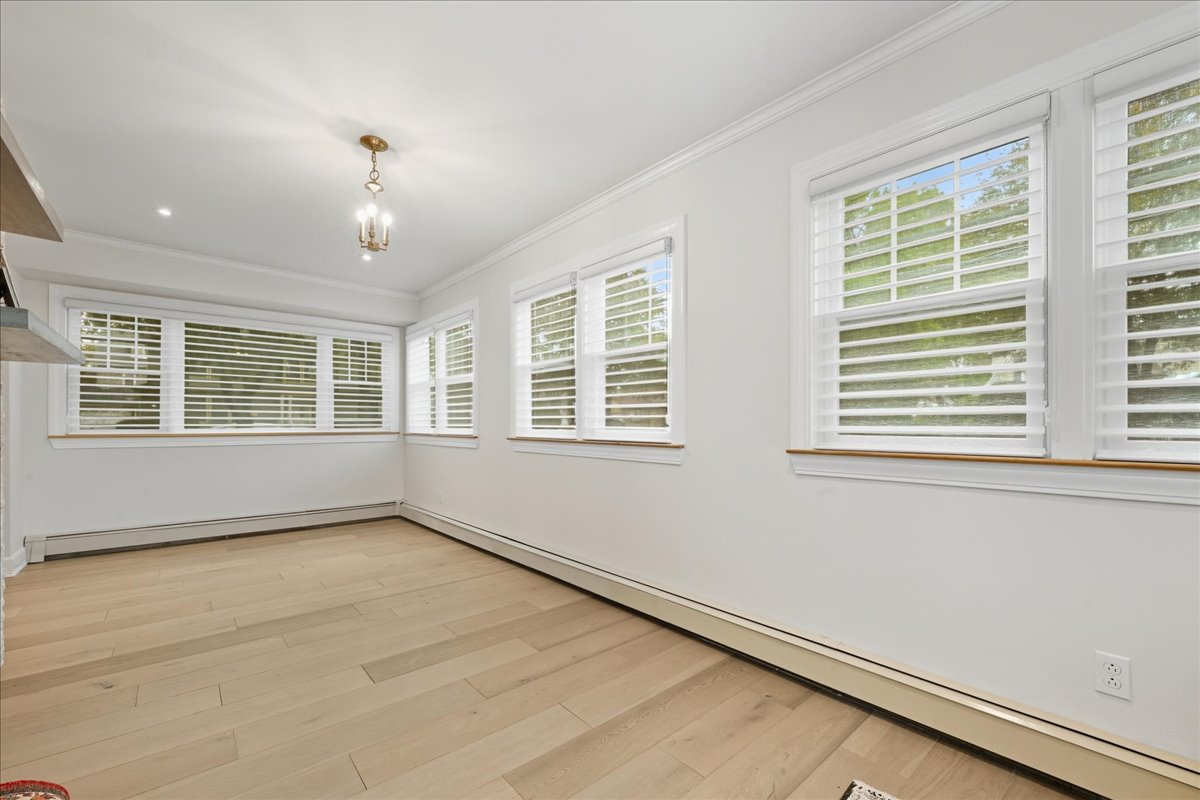 Floral Park, New York, 11001, United States, 4 Bedrooms Bedrooms, ,4 BathroomsBathrooms,Residential,For Sale,1977221