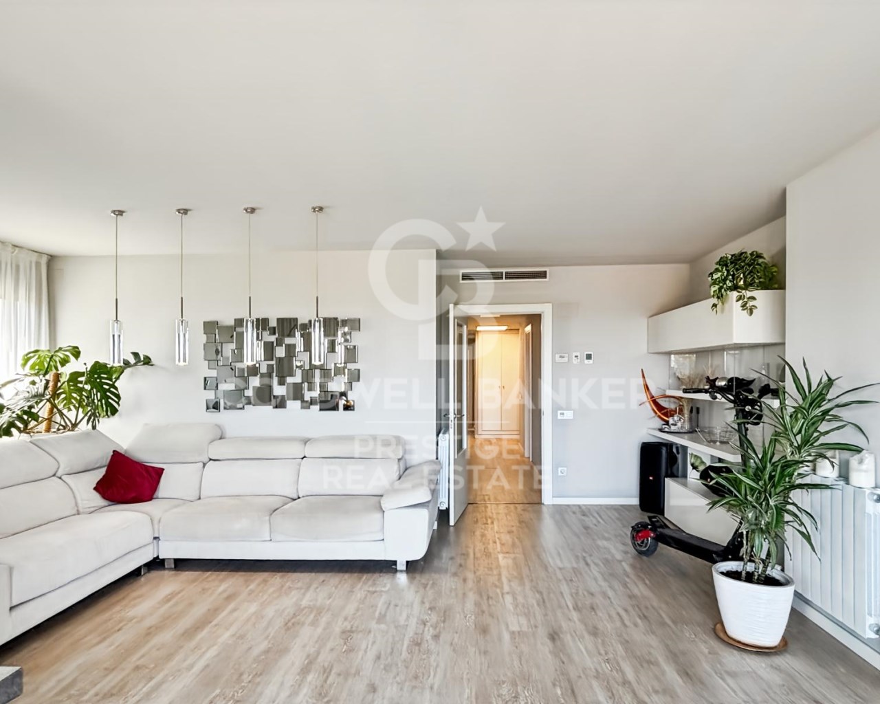 Barcelona, Catalonia, ES, 4 Bedrooms Bedrooms, ,3 BathroomsBathrooms,Residential,For Sale,1804639