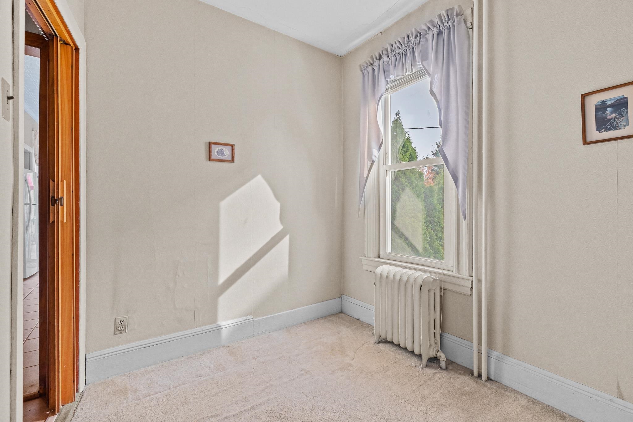 Secaucus, New Jersey, 08094, United States, 3 Bedrooms Bedrooms, ,3 BathroomsBathrooms,Residential,For Sale,1991974