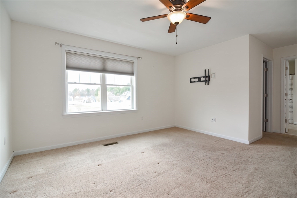 Rockland, Massachusetts, 02370, United States, 4 Bedrooms Bedrooms, ,3 BathroomsBathrooms,Residential,For Sale,1942802