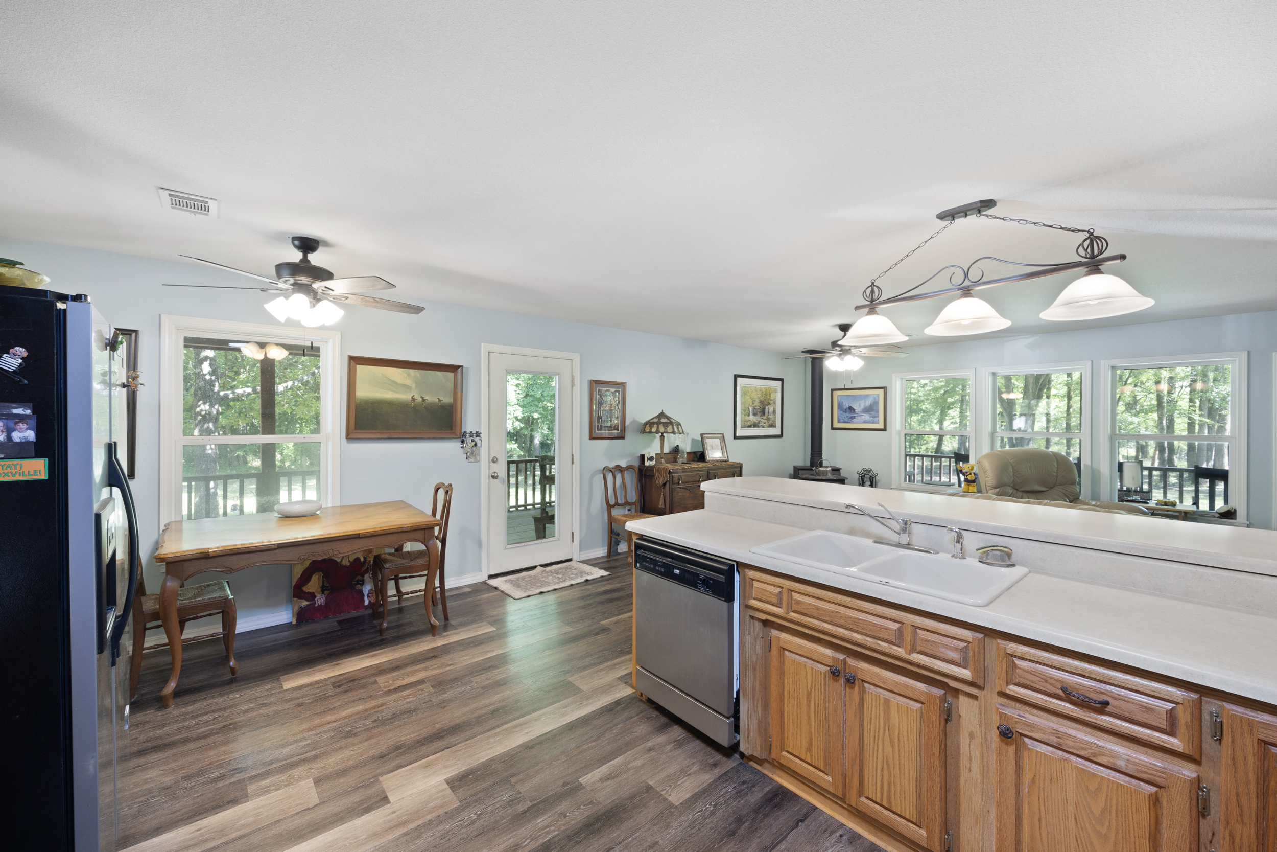 Pettigrew, Arkansas, 72752, United States, 5 Bedrooms Bedrooms, ,4 BathroomsBathrooms,Residential,For Sale,1826540