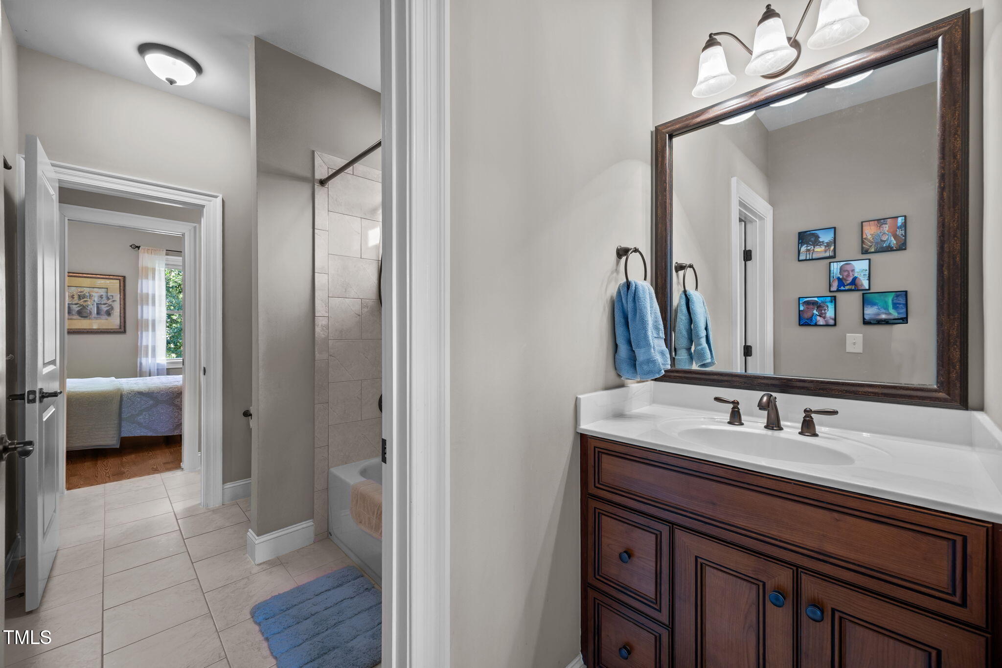 Apex, North Carolina, 27502, United States, 5 Bedrooms Bedrooms, ,4 BathroomsBathrooms,Residential,For Sale,1901280